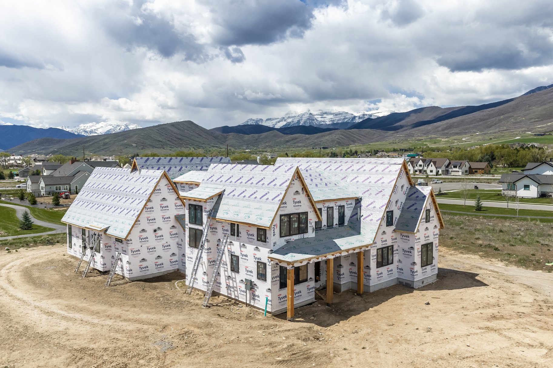  Thoughtfully Designed Home in the Heart of Midway with Mountain Views - 物件實景