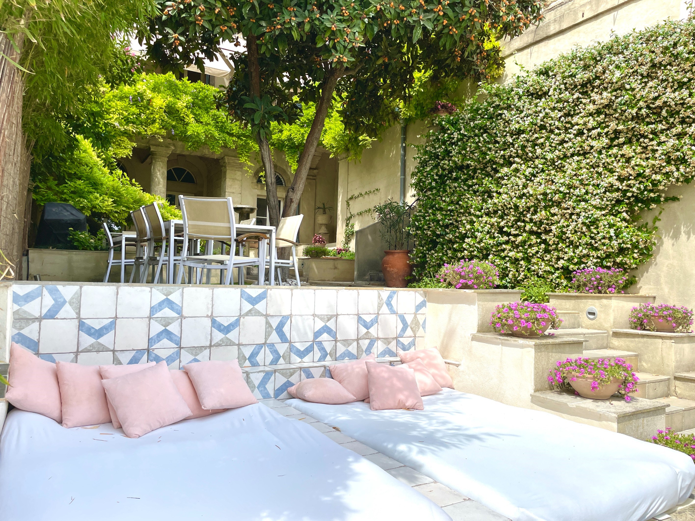  Elegant 18th-Century Maison de Maître  Thriving Boutique Hospitality Estate in… - 物件實景