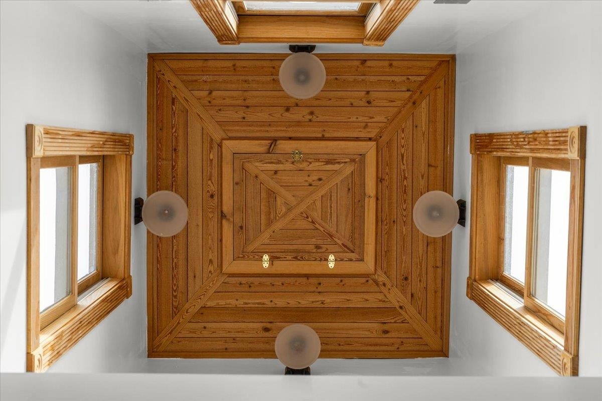 Stowe, Vermont, 05672, United States, 2 Bedrooms Bedrooms, ,1 BathroomBathrooms,Residential,For Sale,1746592