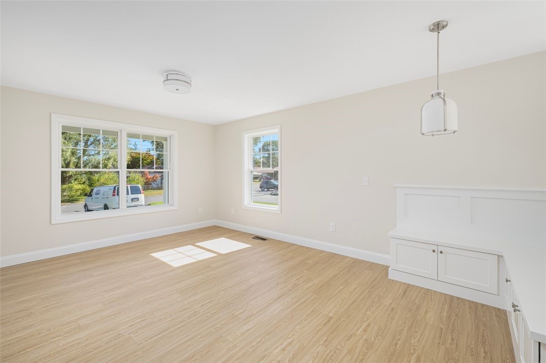 Warwick, Rhode Island, 02889, United States, 4 Bedrooms Bedrooms, ,4 BathroomsBathrooms,Residential,For Sale,2003475