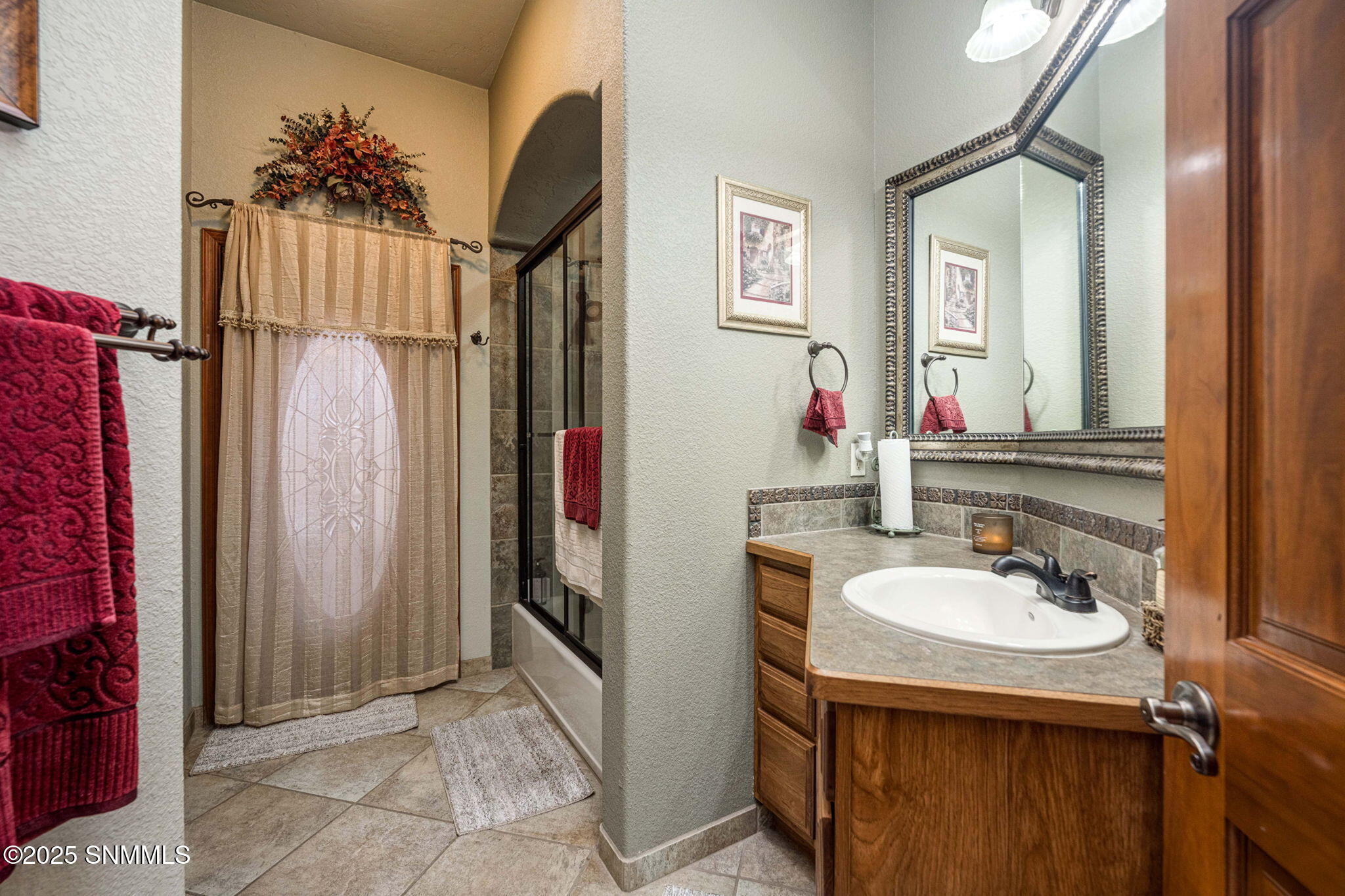 Las Cruces, New Mexico, 88011, United States, 4 Bedrooms Bedrooms, ,5 BathroomsBathrooms,Residential,For Sale,1709663