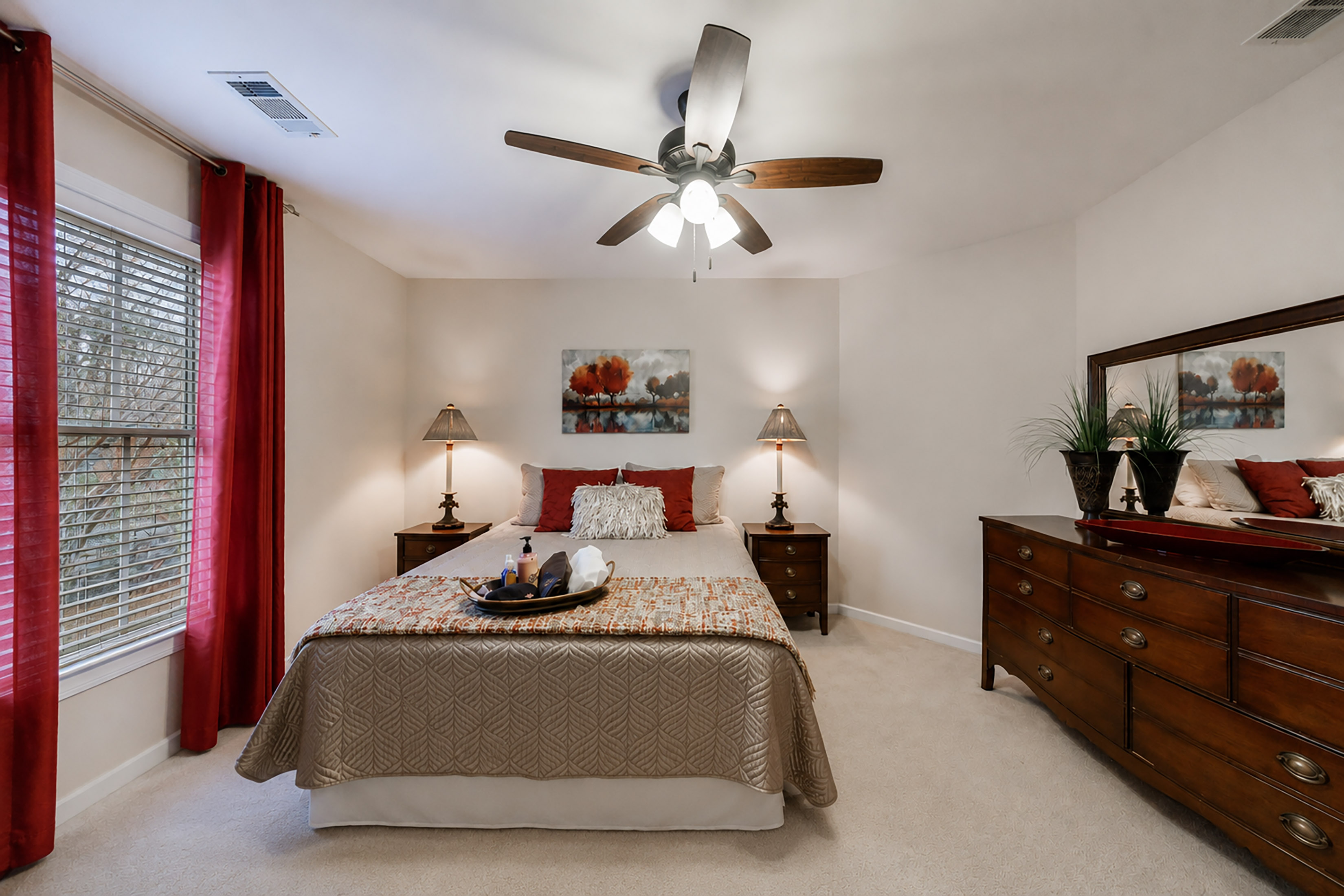  Beautifully Updated and Well Maintained Home in Sought-after Highcroft Community - 物件實景