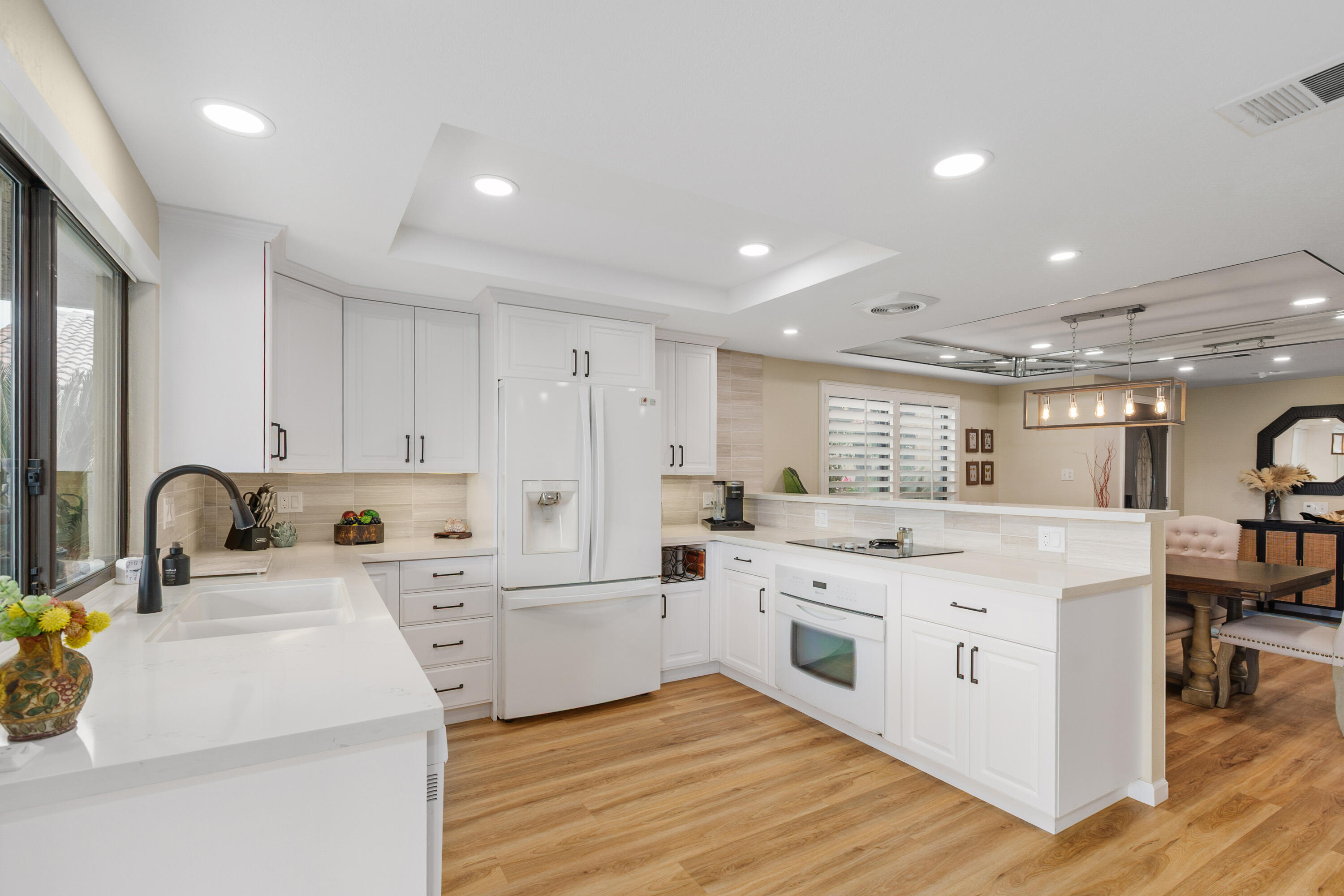 Palm Desert, California, 92260, United States, 3 Bedrooms Bedrooms, ,2 BathroomsBathrooms,Residential,For Sale,1993361