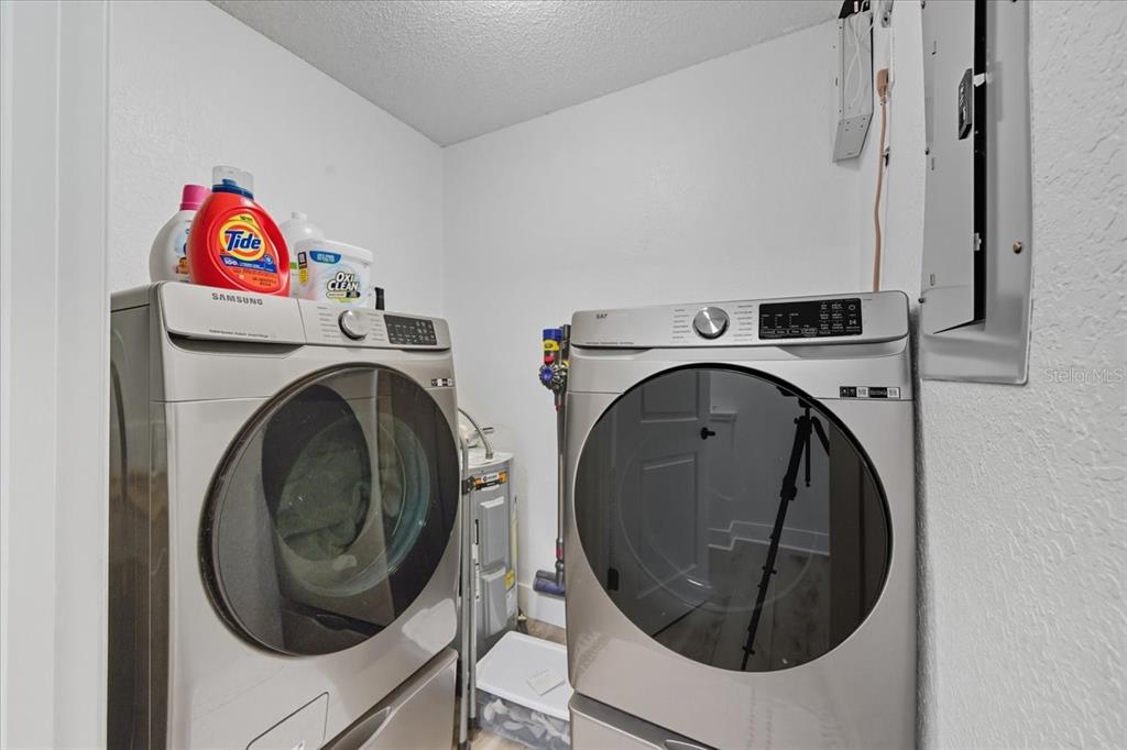 Tampa, Florida, 33602, United States, 3 Bedrooms Bedrooms, ,2 BathroomsBathrooms,Residential,For Sale,1970738