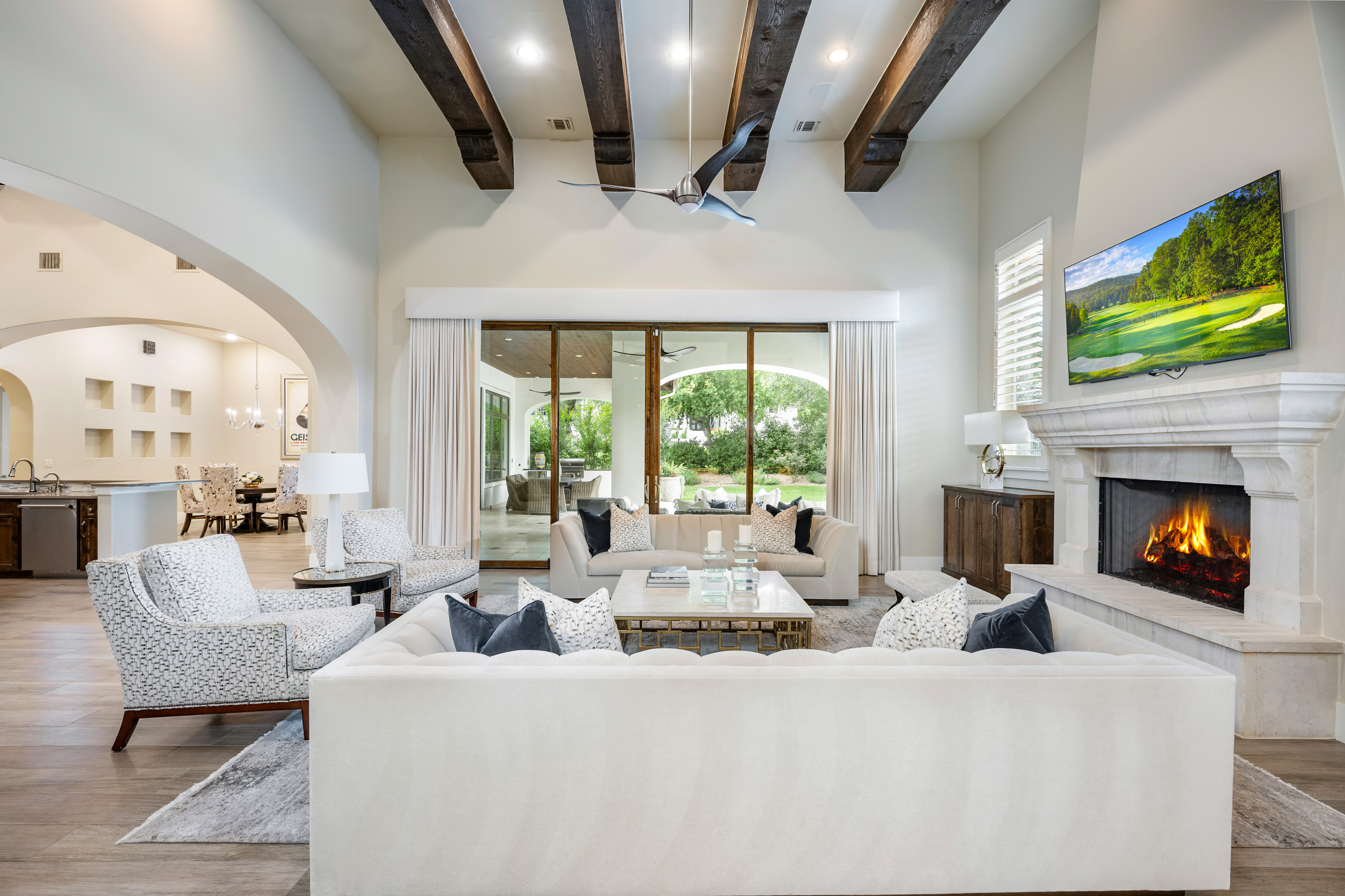  Defined By Timeless Santa Barbara Architecture And Exceptional Craftsmanship - 物件實景