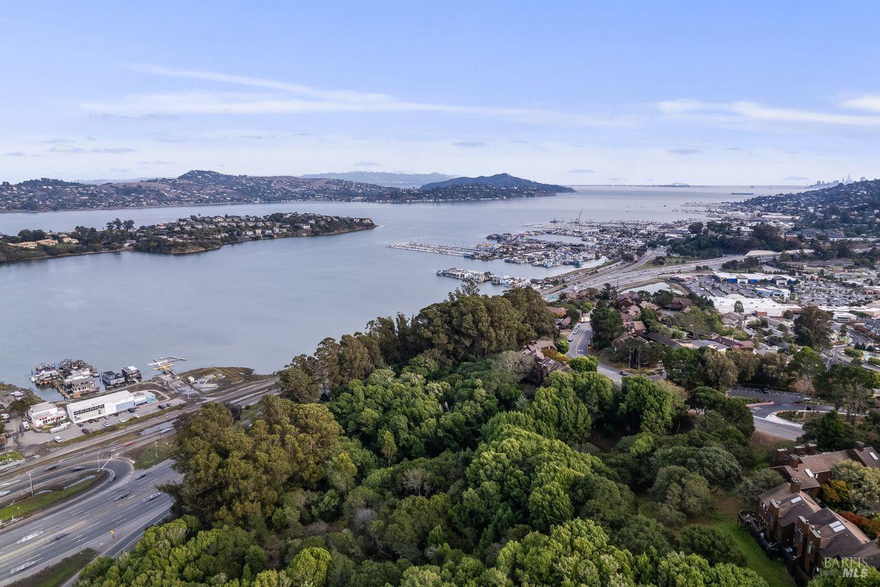 Sausalito, California, 94965, United States, 3 Bedrooms Bedrooms, ,3 BathroomsBathrooms,Residential,For Sale,1990897