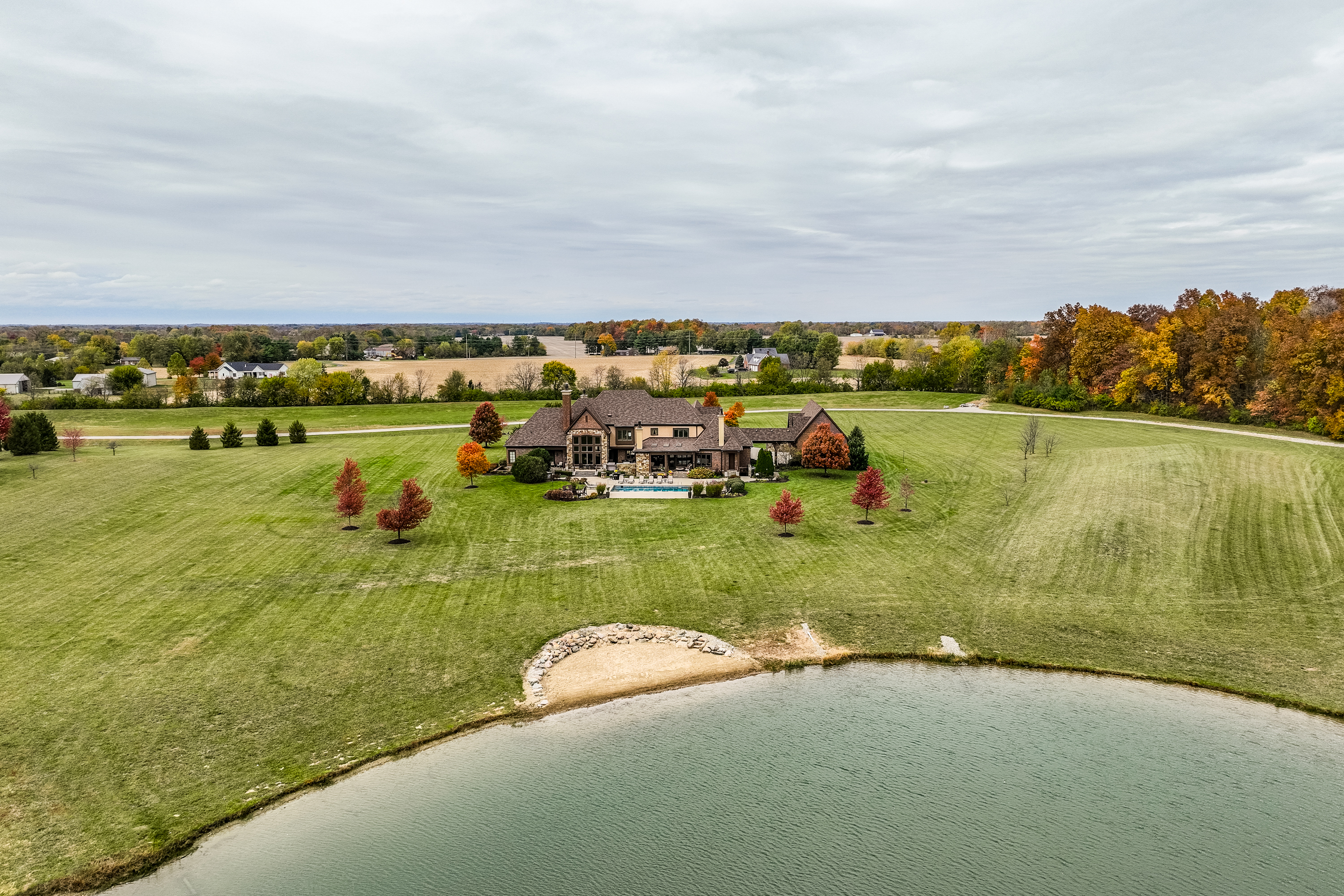  Traditional European-Inspired Residence on 13 Acres - 物件實景
