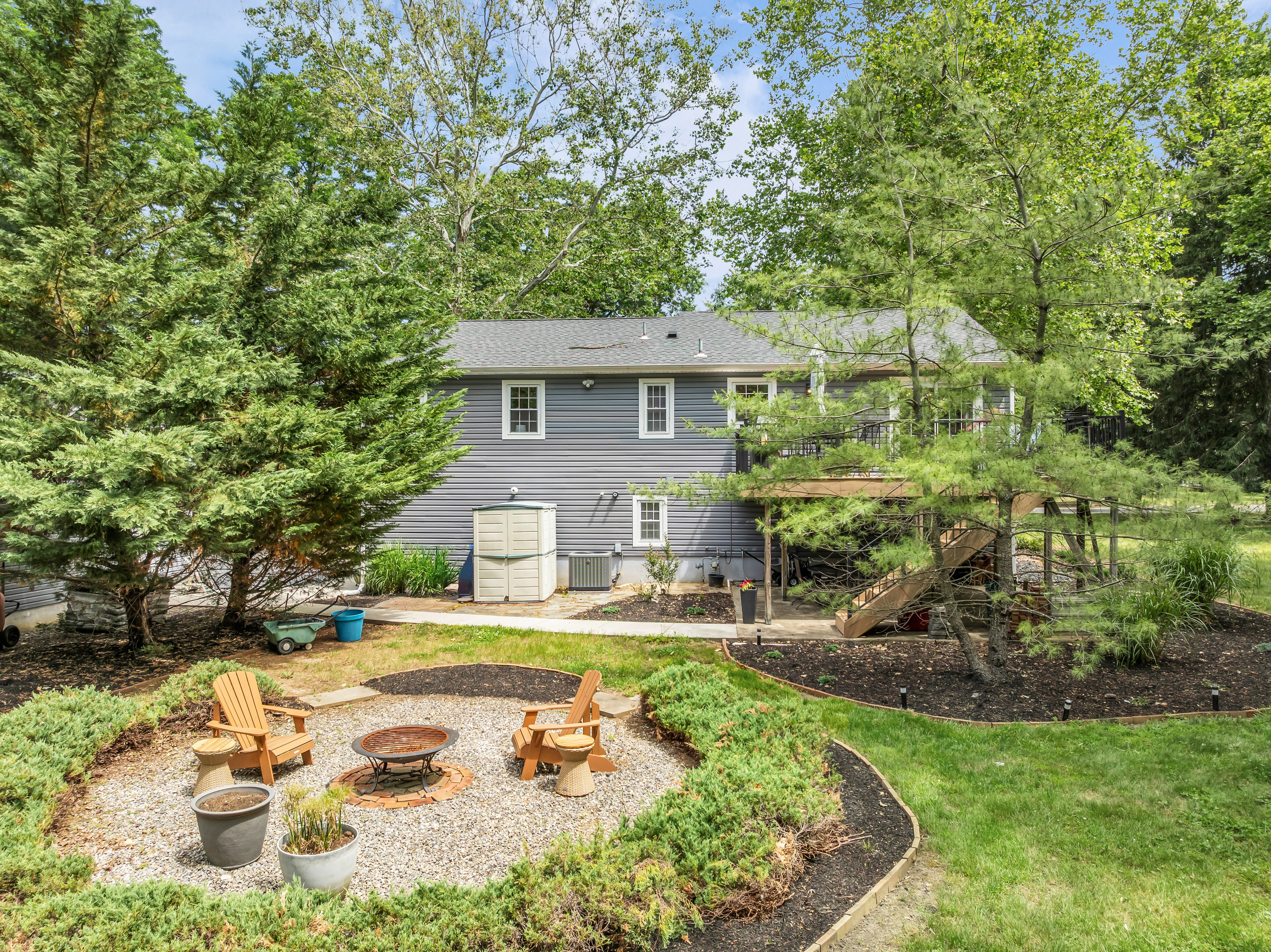  Beautiful Updated Bi-Level Home - 840 Nutswamp Road, Red Bank - 物件實景