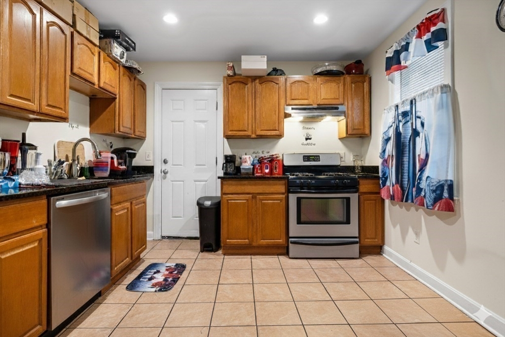 Boston, Massachusetts, 02124, United States, 11 Bedrooms Bedrooms, ,3 BathroomsBathrooms,Residential,For Sale,1978418