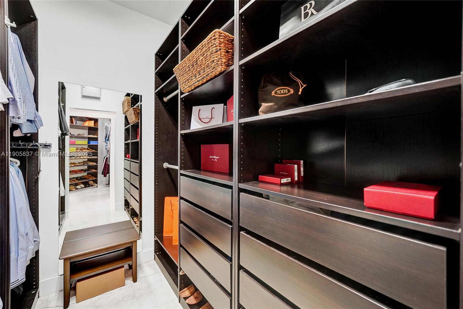 Weston, Florida, 33327, United States, 5 Bedrooms Bedrooms, ,3 BathroomsBathrooms,Residential,For Sale,1991859