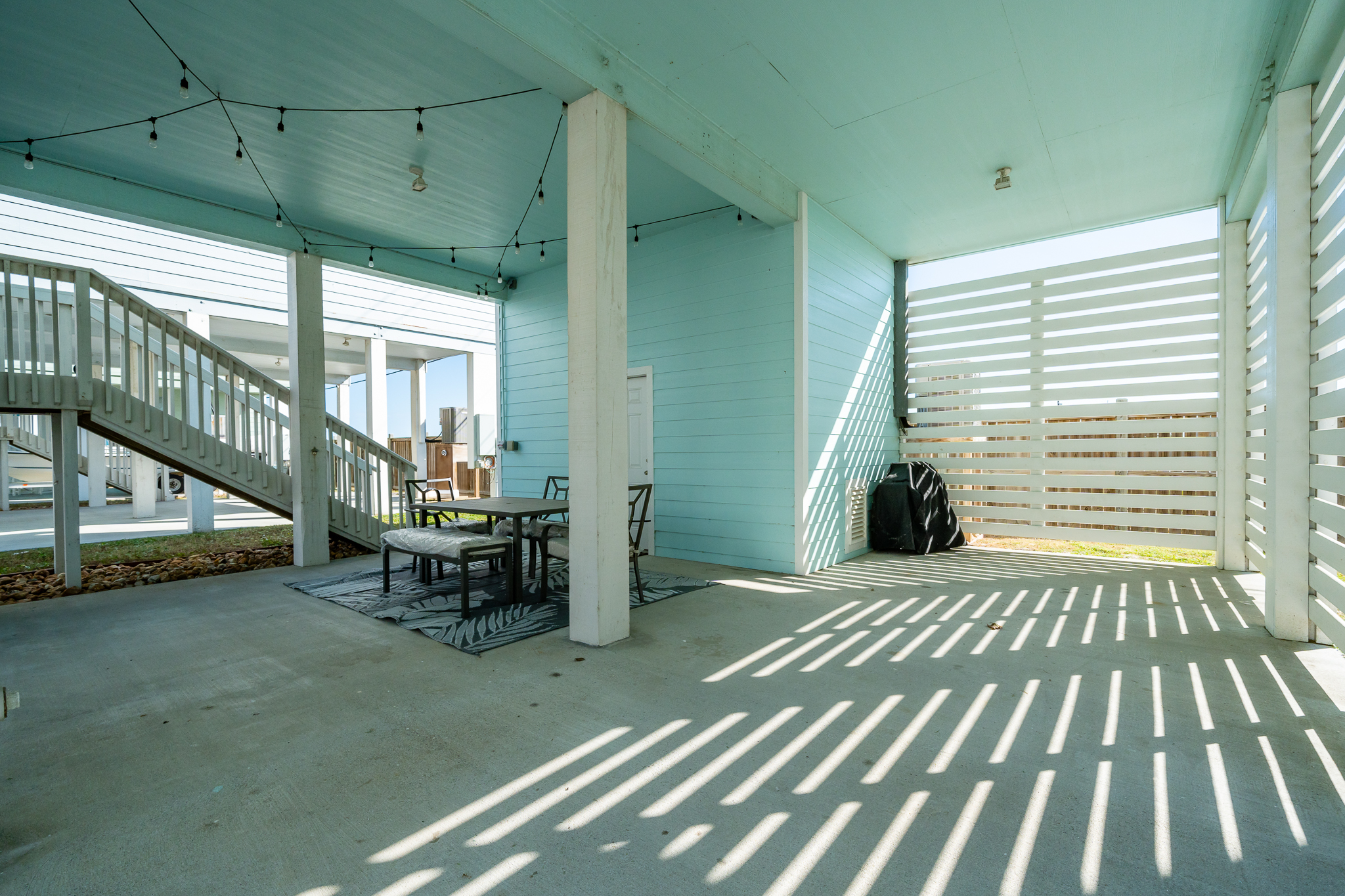  Beautifully Designed Elevated Coastal Cottage - 物件實景