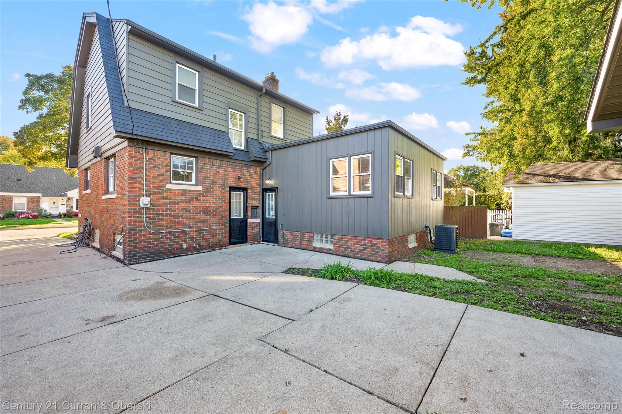 Dearborn, Michigan, 48124, United States, 4 Bedrooms Bedrooms, ,3 BathroomsBathrooms,Residential,For Sale,1979492