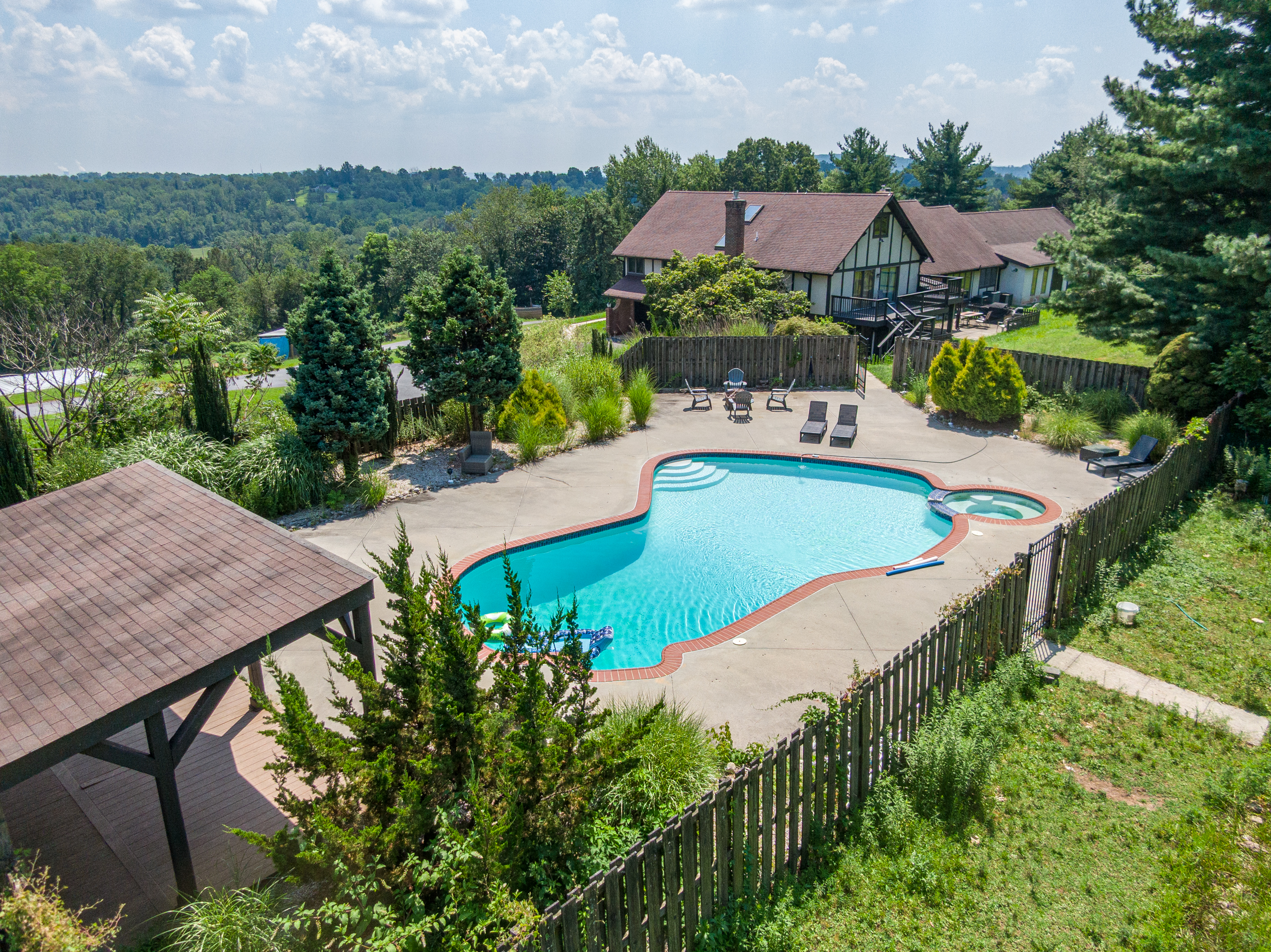 Boyertown, Pennsylvania, 19512, United States, 4 Bedrooms Bedrooms, ,4 BathroomsBathrooms,Residential,For Sale,1900756