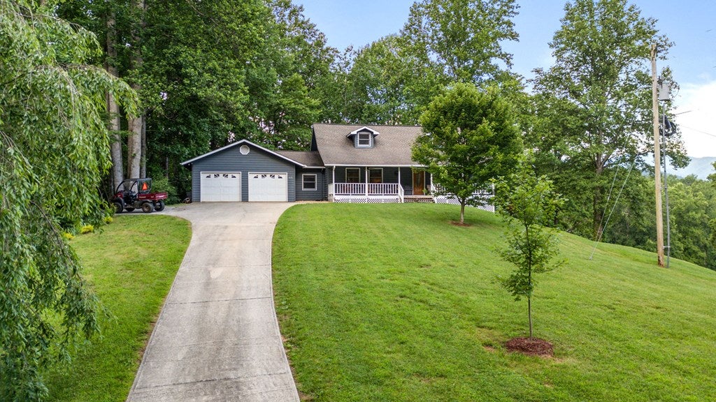 Hayesville, North Carolina, 28904, United States, 4 Bedrooms Bedrooms, ,2 BathroomsBathrooms,Residential,For Sale,1871296