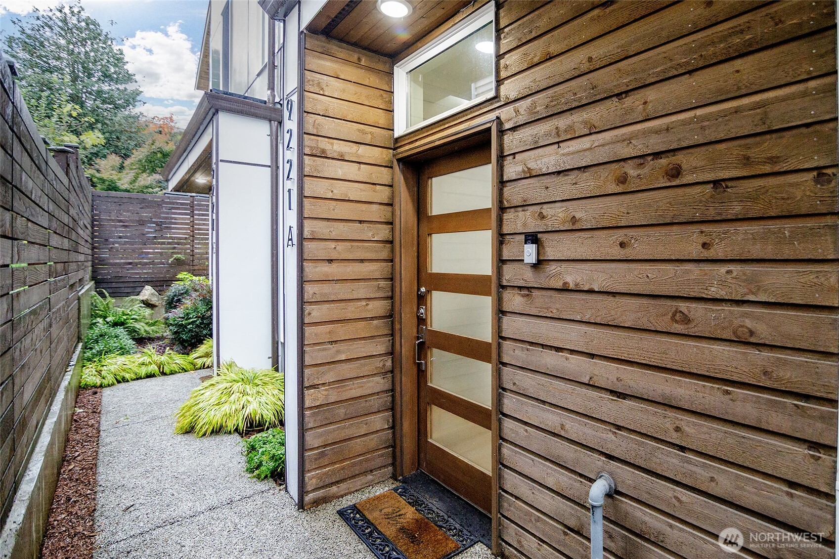 Seattle, Washington, 98103, United States, 2 Bedrooms Bedrooms, ,1 BathroomBathrooms,Residential,For Sale,1991095