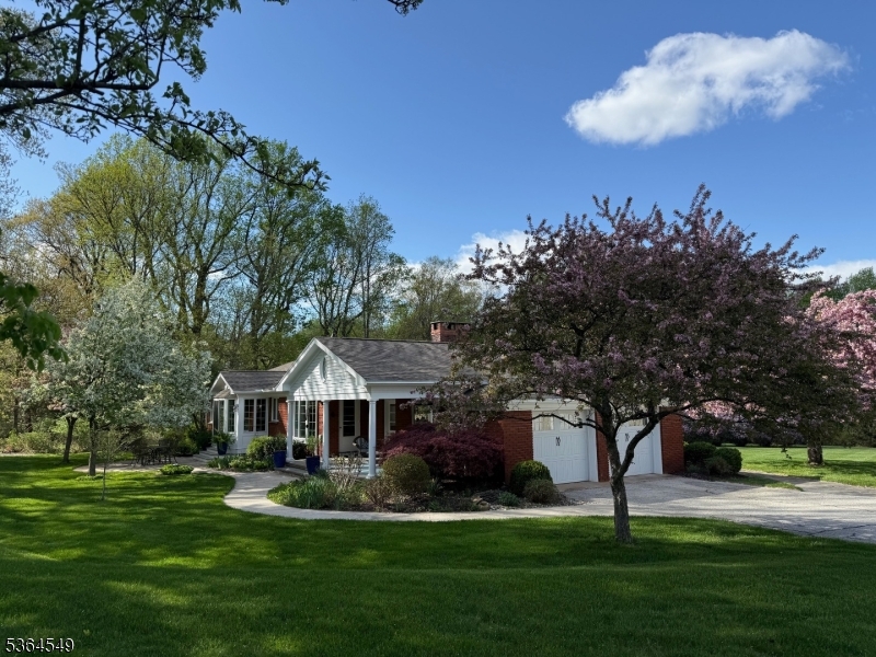 Franklin Twp., New Jersey, 08867, United States, 3 Bedrooms Bedrooms, ,2 BathroomsBathrooms,Residential,For Sale,1926340