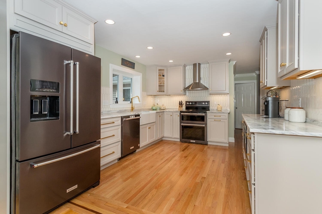 Mansfield, Massachusetts, 02048, United States, 3 Bedrooms Bedrooms, ,2 BathroomsBathrooms,Residential,For Sale,1991006