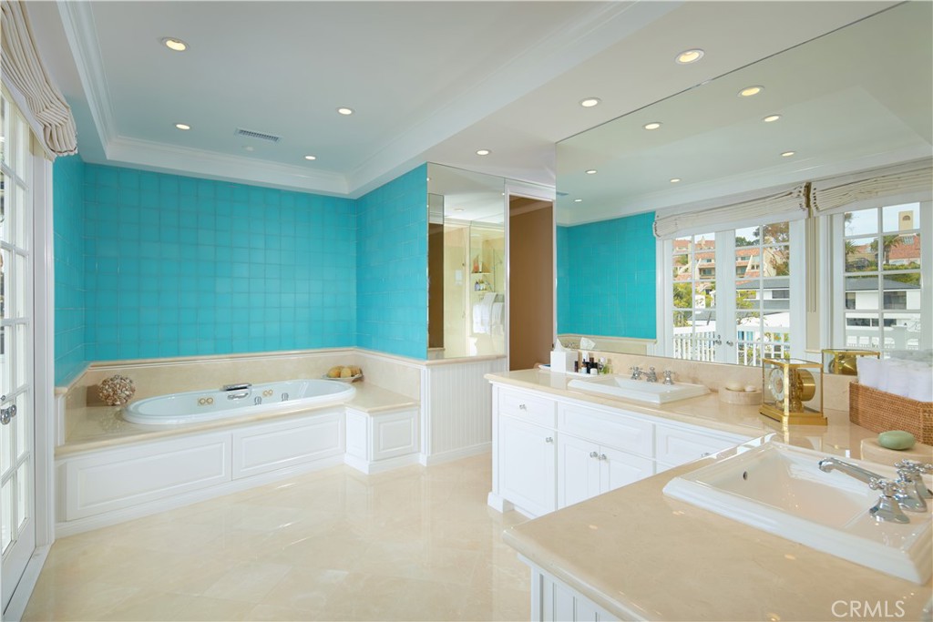Newport Beach, California, 92660, United States, 5 Bedrooms Bedrooms, ,4 BathroomsBathrooms,Residential,For Sale,1770388