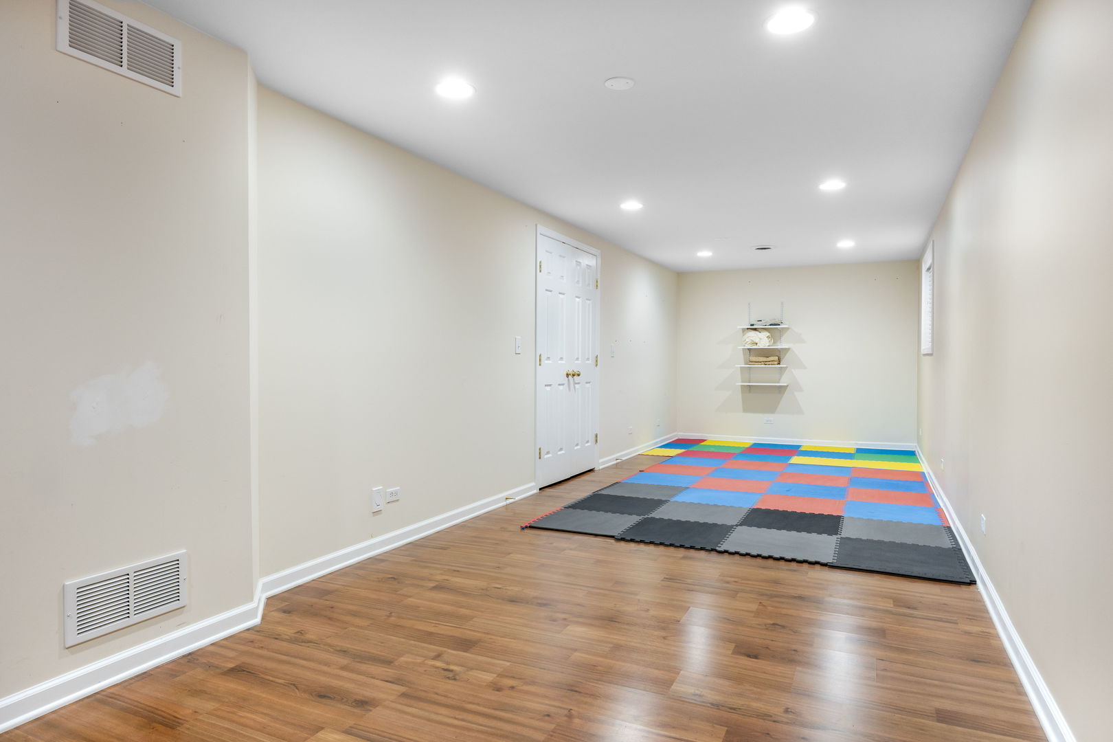 Aurora, Illinois, 60503, United States, 4 Bedrooms Bedrooms, ,4 BathroomsBathrooms,Residential,For Sale,1996051