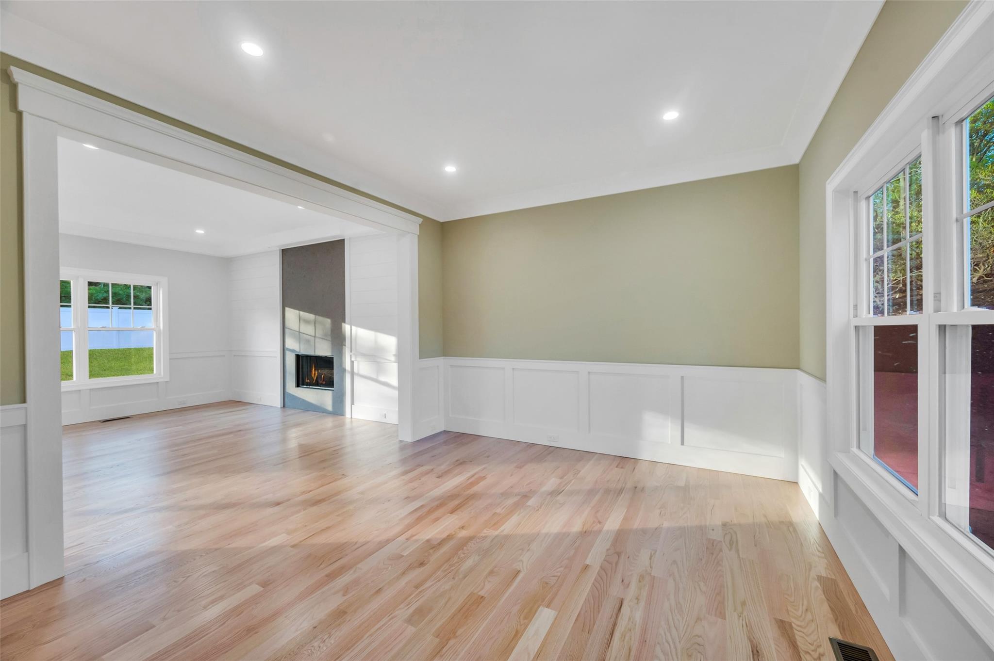 Smithtown, New York, 11787, United States, 4 Bedrooms Bedrooms, ,3 BathroomsBathrooms,Residential,For Sale,1796474