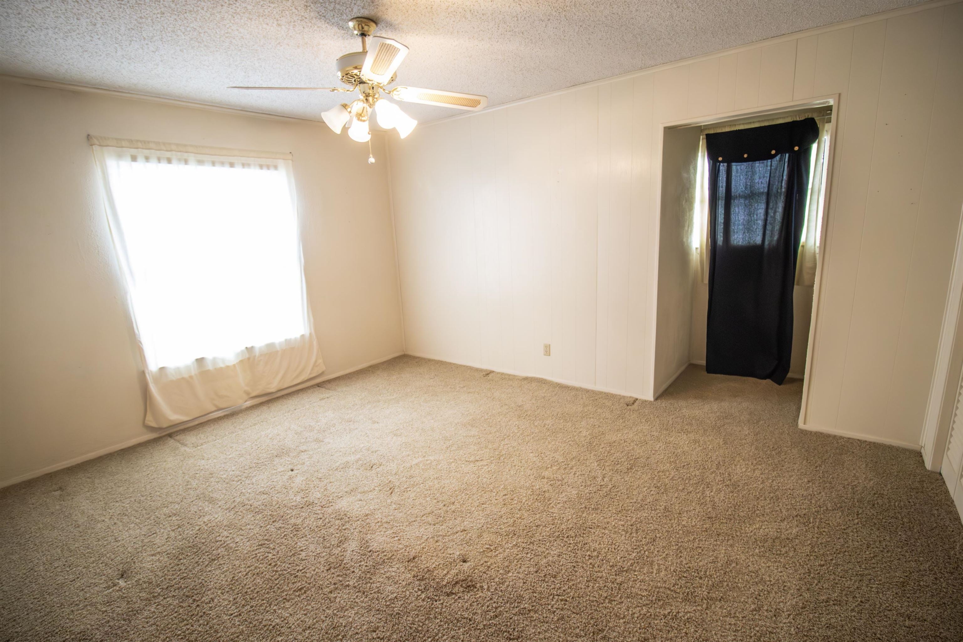 Marshall, Texas, 75670, United States, 5 Bedrooms Bedrooms, ,4 BathroomsBathrooms,Residential,For Sale,1996423