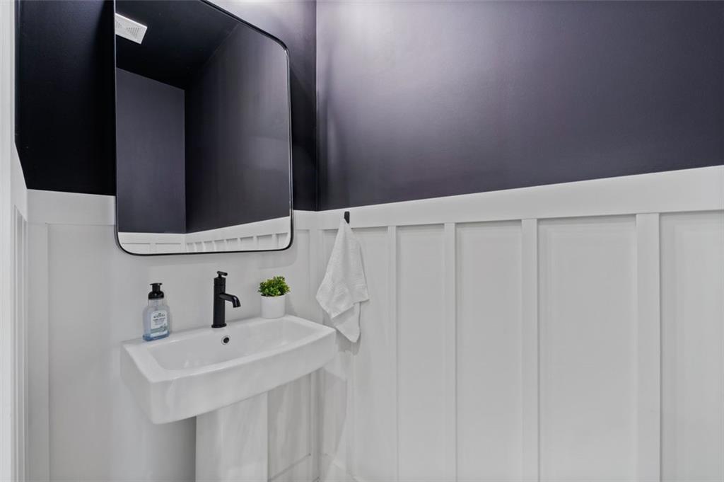 Atlanta, Georgia, 30307, United States, 3 Bedrooms Bedrooms, ,4 BathroomsBathrooms,Residential,For Sale,1950336