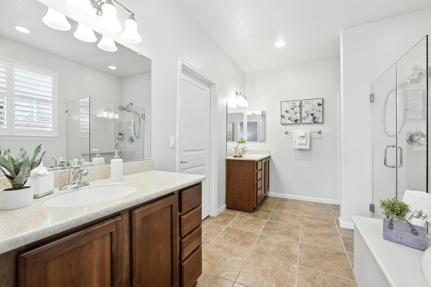 Elk Grove, California, 95757, United States, 2 Bedrooms Bedrooms, ,2 BathroomsBathrooms,Residential,For Sale,1901931
