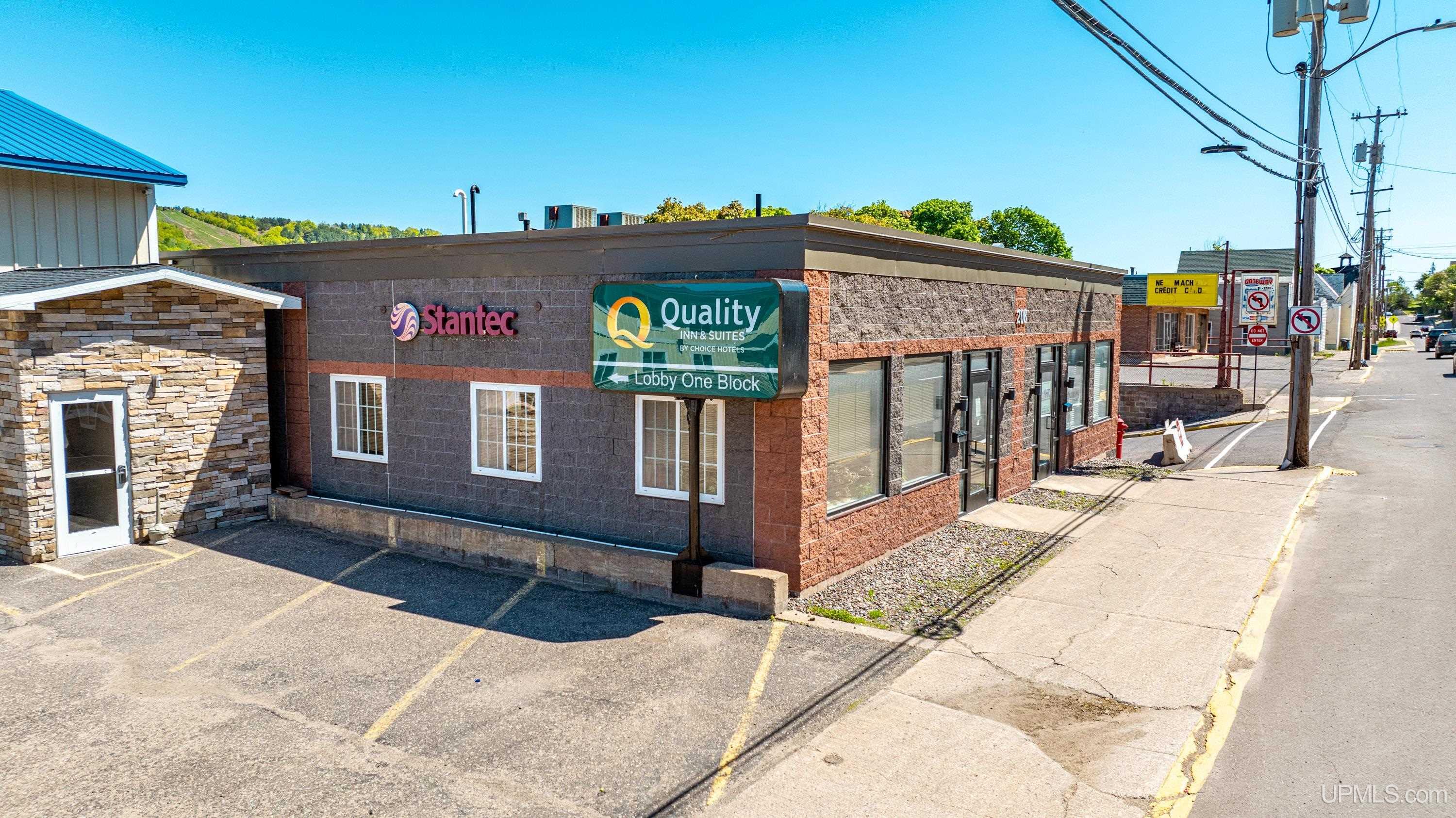 Houghton, Michigan, 49931, United States, 5 Bedrooms Bedrooms, ,2 BathroomsBathrooms,Residential,For Sale,1977730