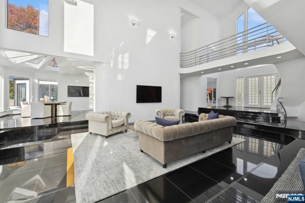 Alpine, New Jersey, 07620, United States, 6 Bedrooms Bedrooms, ,9 BathroomsBathrooms,Residential,For Sale,2000775