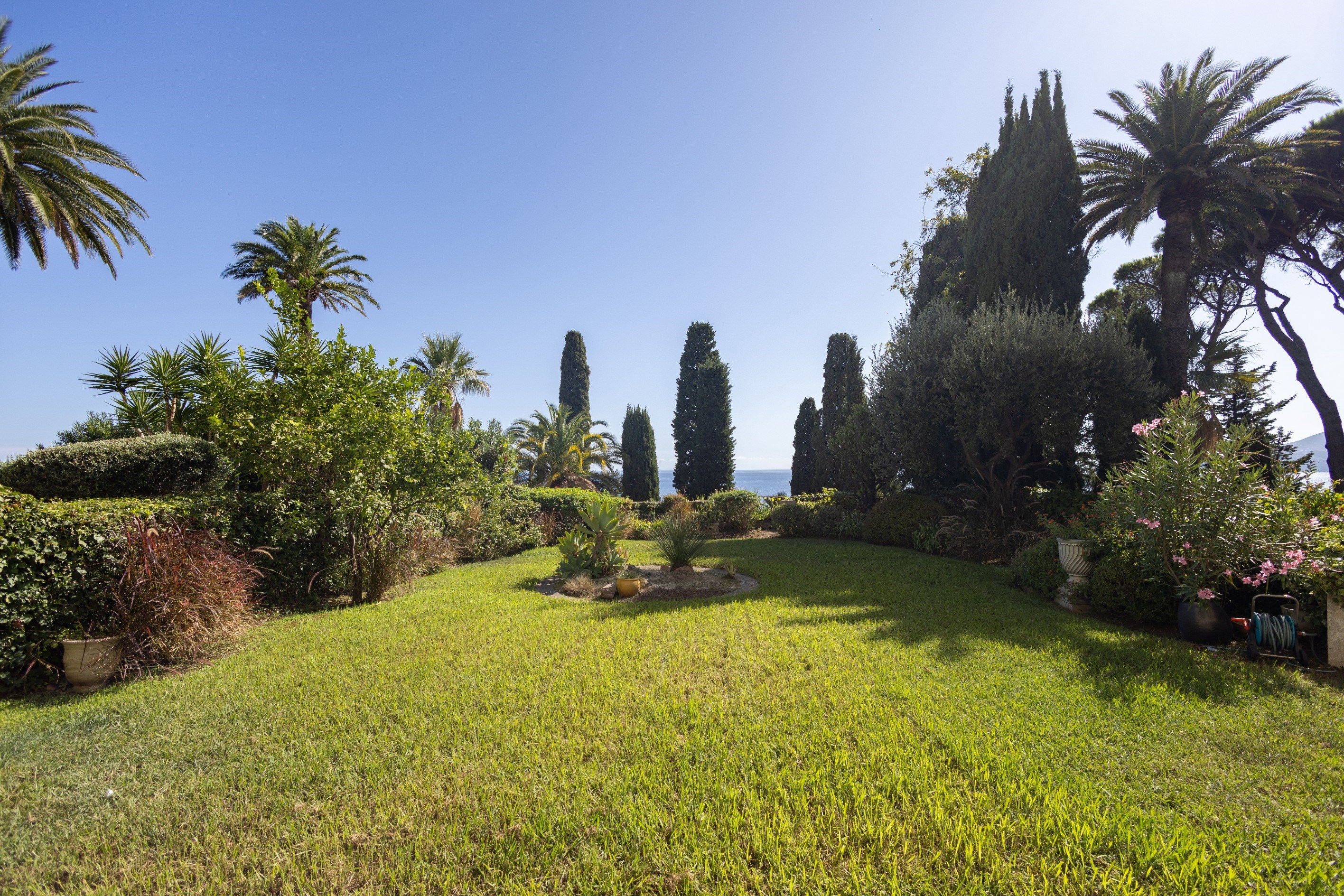  Cannes Croix des Gardes, luxury garden apartment for sale, sea views, private g… - 物件實景