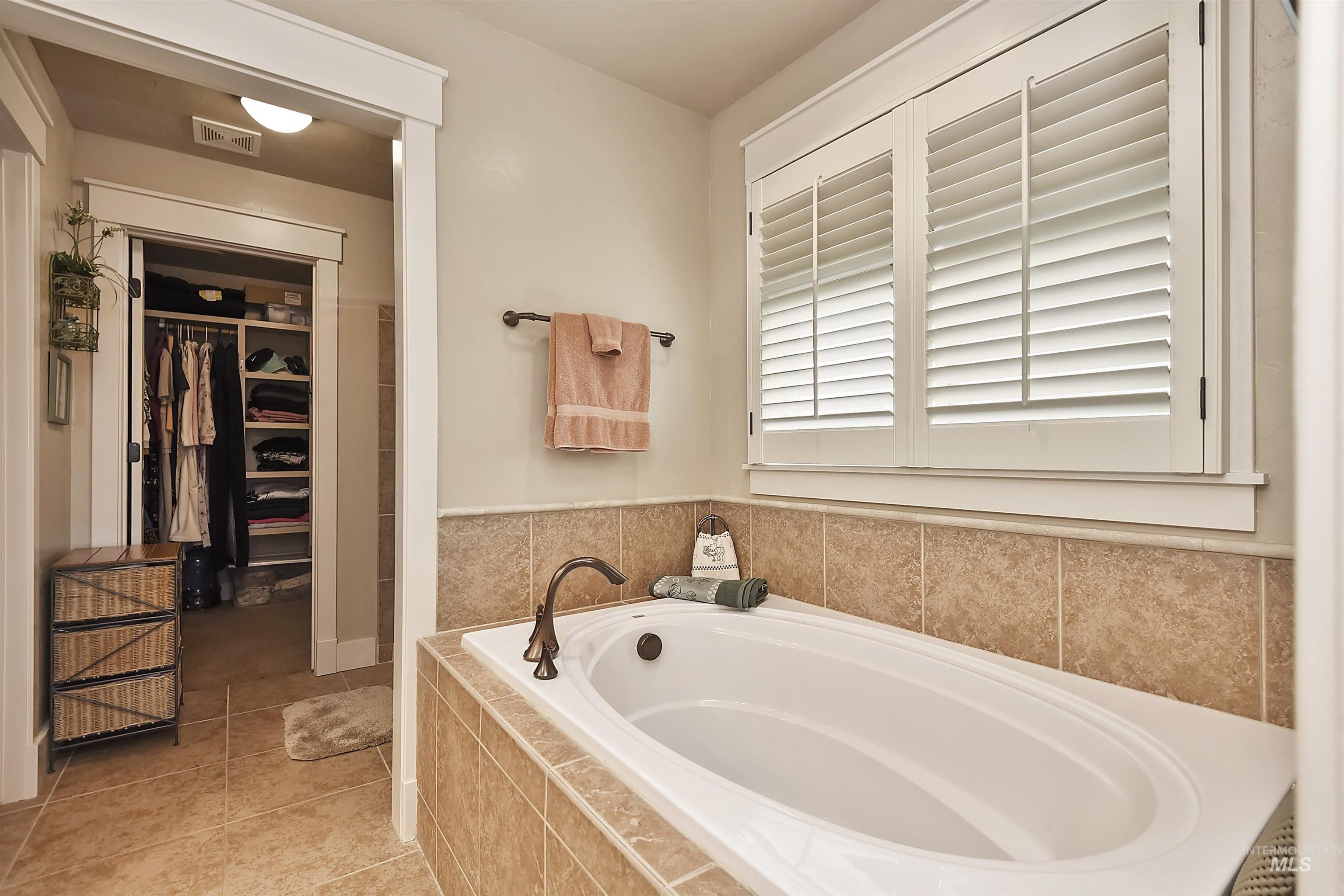 9887 Bray Creek St, Star, Idaho, 83669, United States, 3 Bedrooms Bedrooms, ,3 BathroomsBathrooms,Residential,For Sale,9887 Bray Creek St,1626319