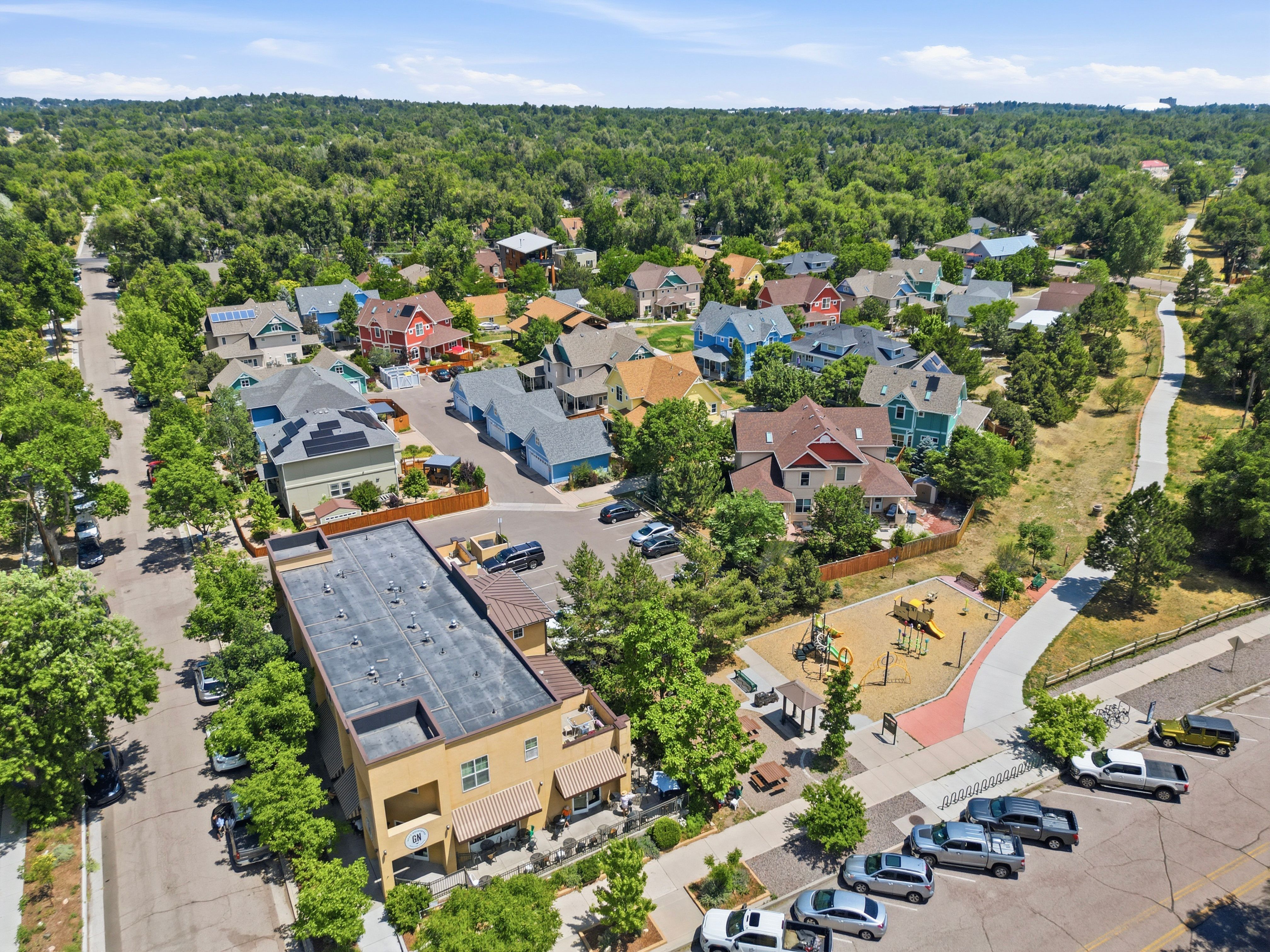  Community-Centered Living in Patty Jewett - 物件實景