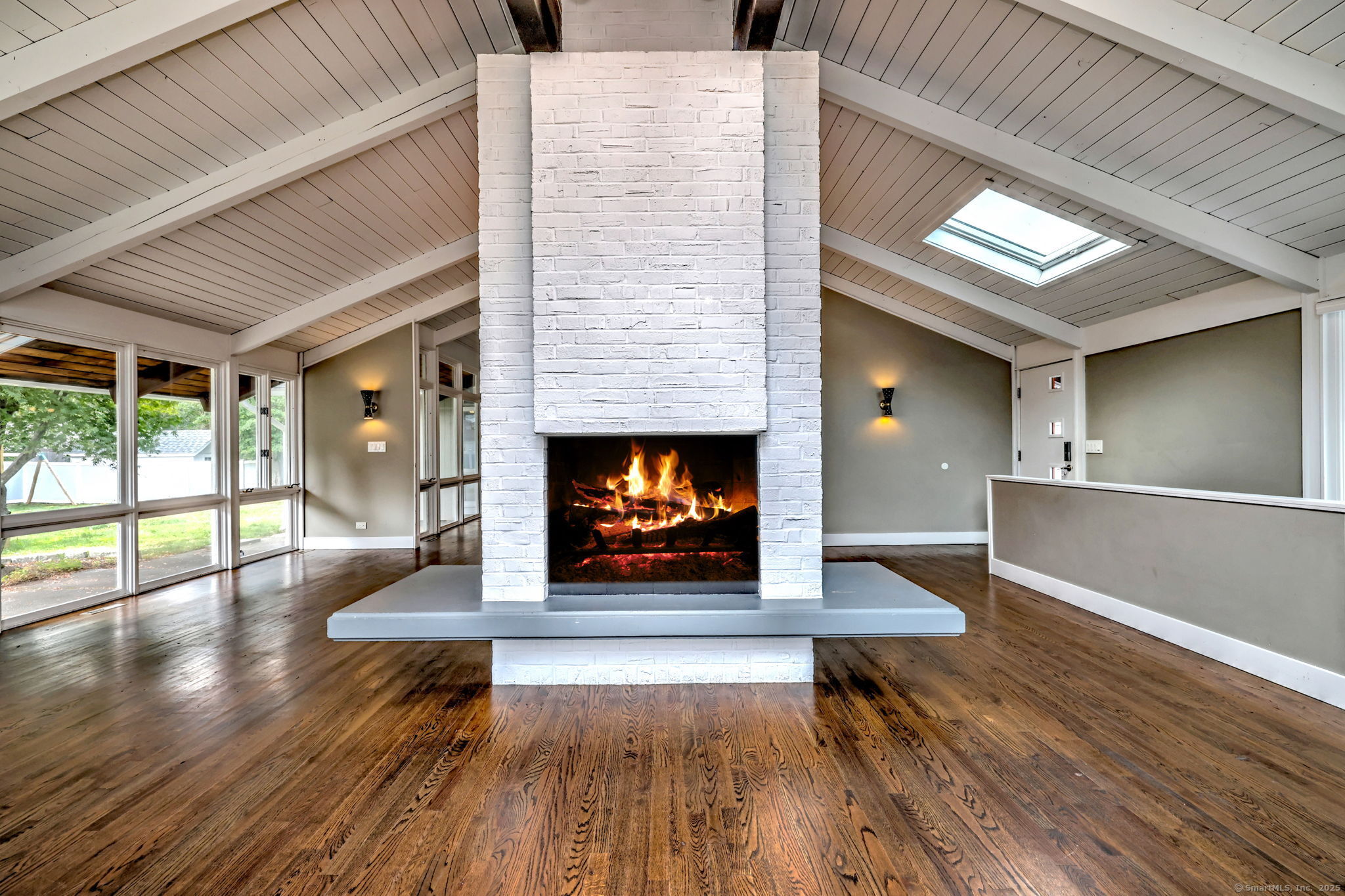 Hamden, Connecticut, 06517, United States, 4 Bedrooms Bedrooms, ,4 BathroomsBathrooms,Residential,For Sale,1942172