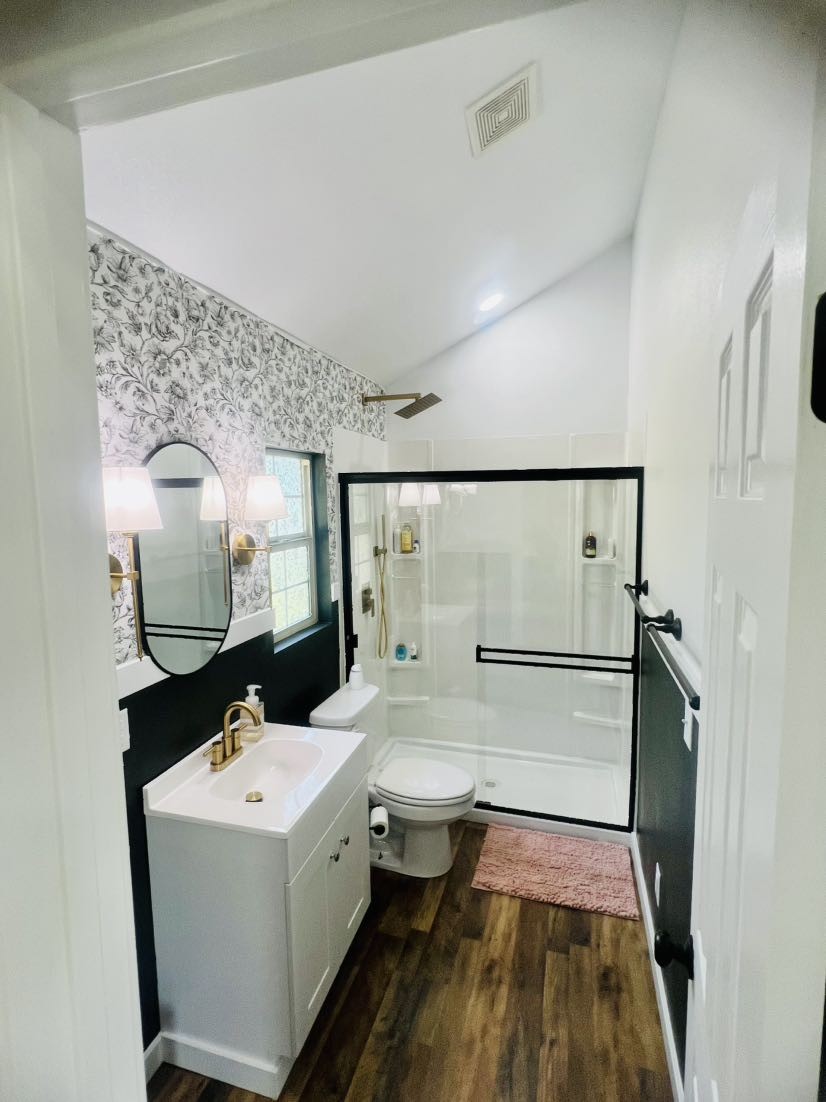 CLARKSVILLE, Arkansas, 72830, United States, 2 Bedrooms Bedrooms, ,1 BathroomBathrooms,Residential,For Sale,1994642