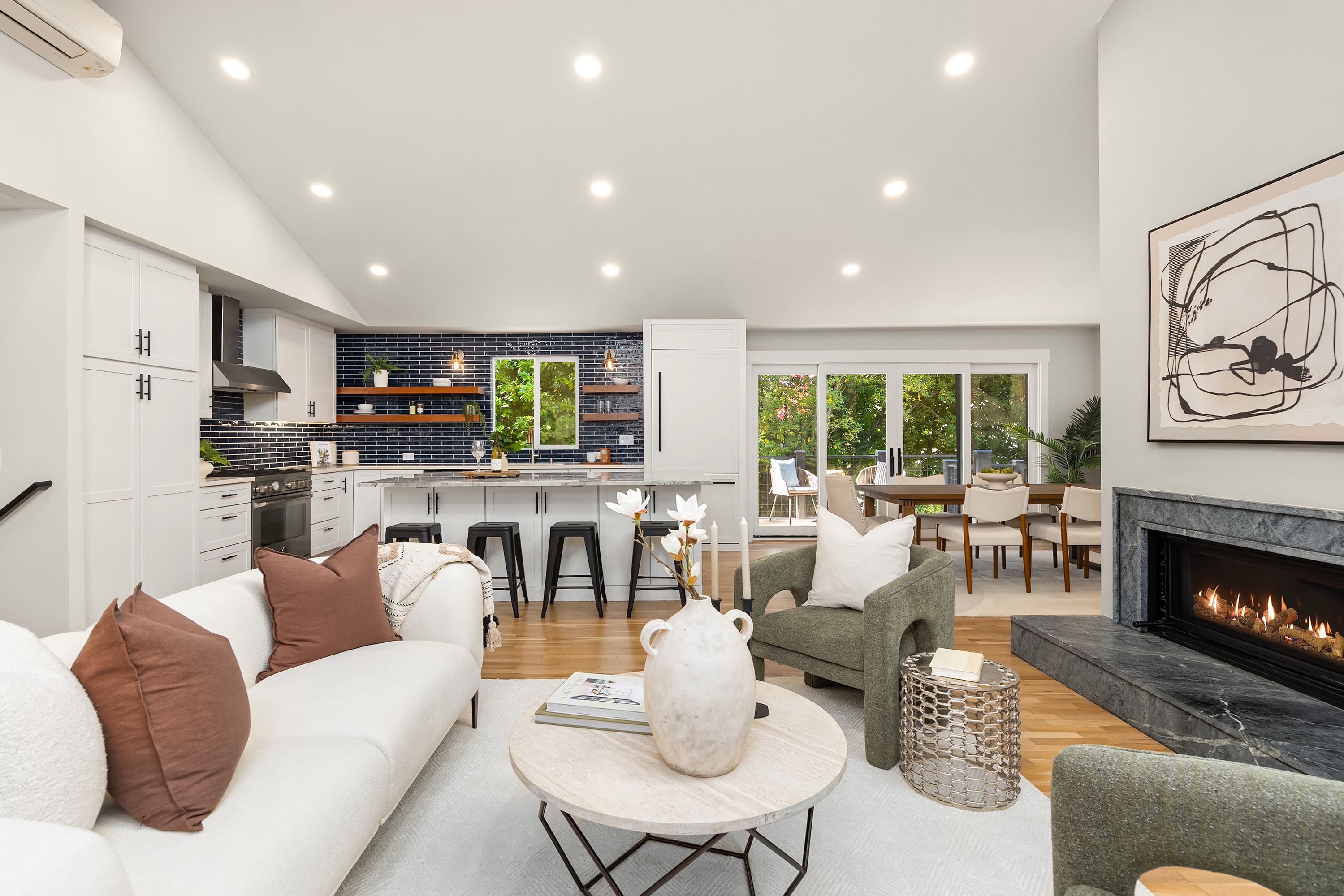  689 Pierce Court Northwest, Bainbridge Island, WA 98110 - 物件實景