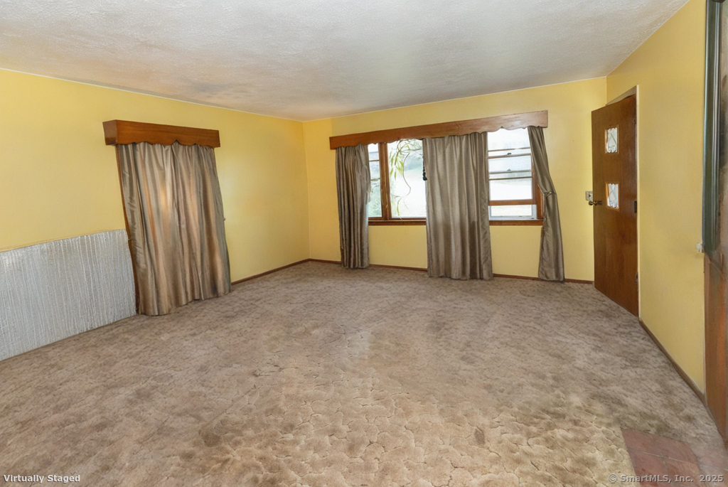 Montville, Connecticut, 06382, United States, 5 Bedrooms Bedrooms, ,3 BathroomsBathrooms,Residential,For Sale,1895951
