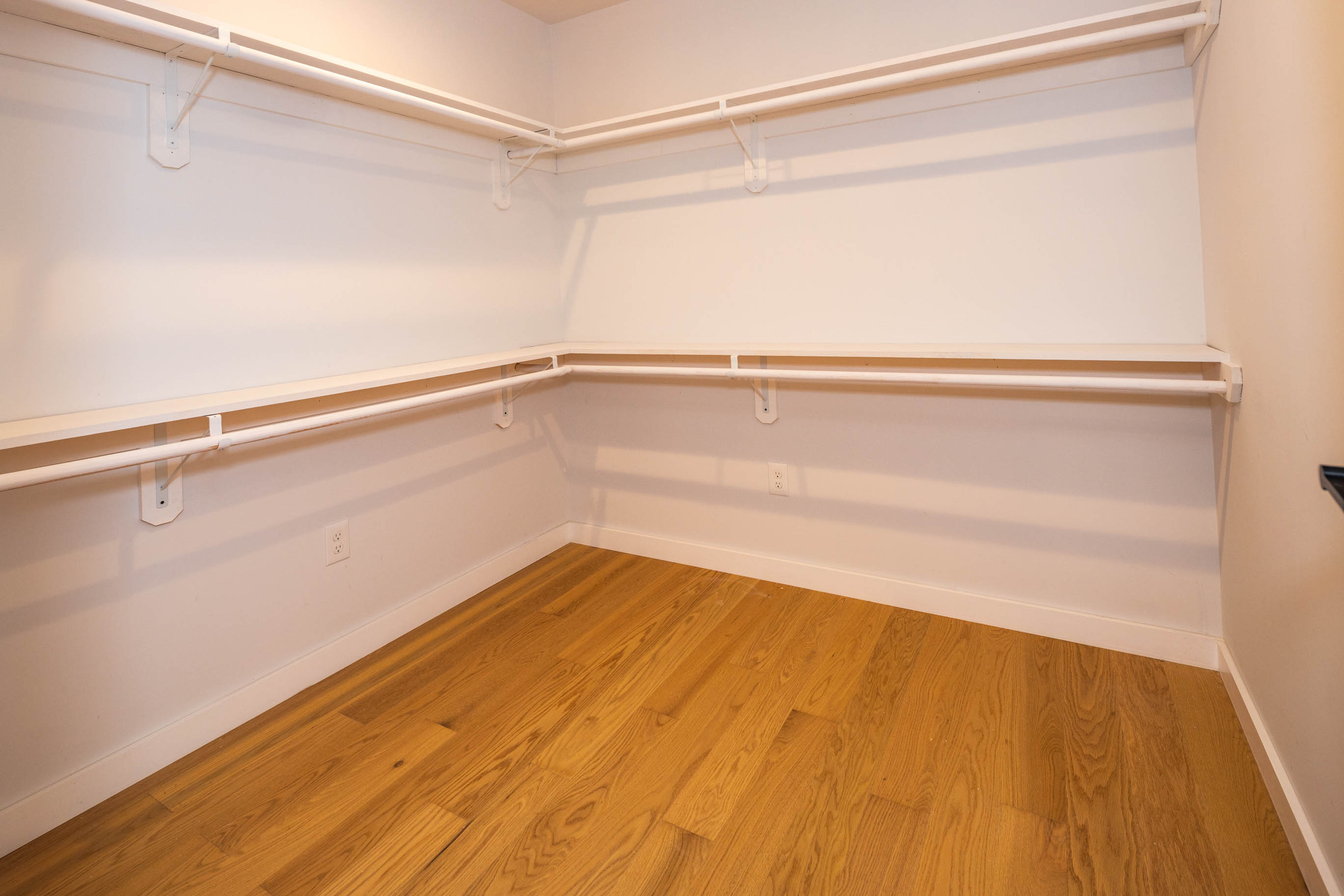 Edison, New Jersey, 08817, United States, 5 Bedrooms Bedrooms, ,4 BathroomsBathrooms,Residential,For Sale,1943098