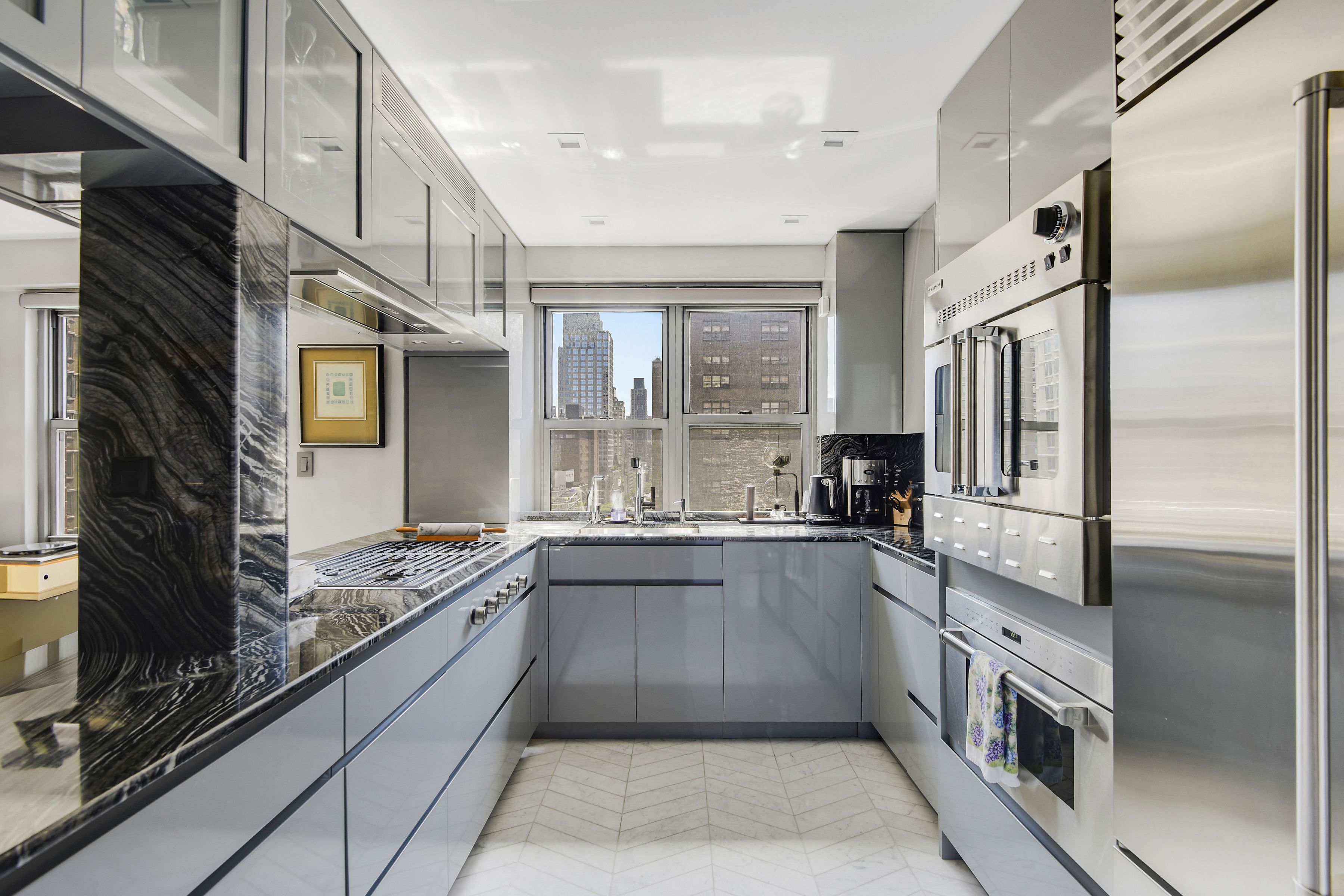  360 East 72nd Street - 物件實景
