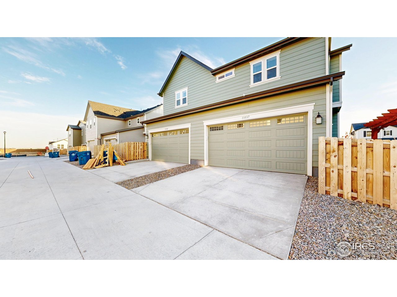 Commerce City, Colorado, 80022, United States, 3 Bedrooms Bedrooms, ,2 BathroomsBathrooms,Residential,For Sale,1987529