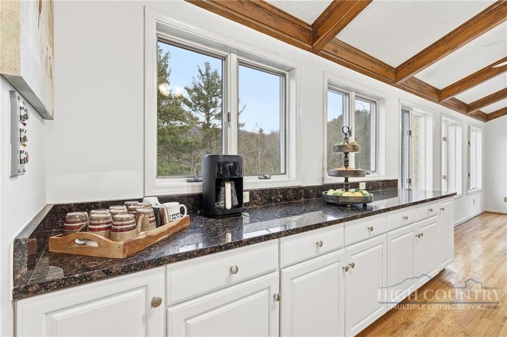 Banner Elk, North Carolina, 28604, United States, 4 Bedrooms Bedrooms, ,5 BathroomsBathrooms,Residential,For Sale,2020475