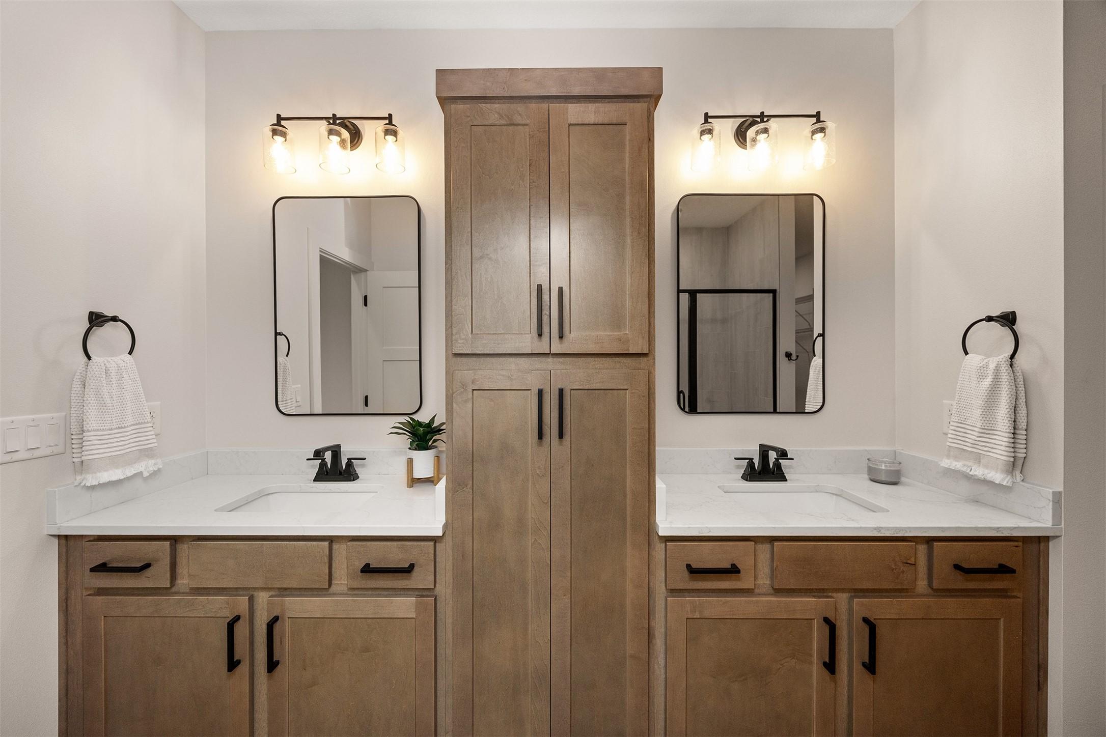 Urbandale, Iowa, 50323, United States, 4 Bedrooms Bedrooms, ,3 BathroomsBathrooms,Residential,For Sale,1975172