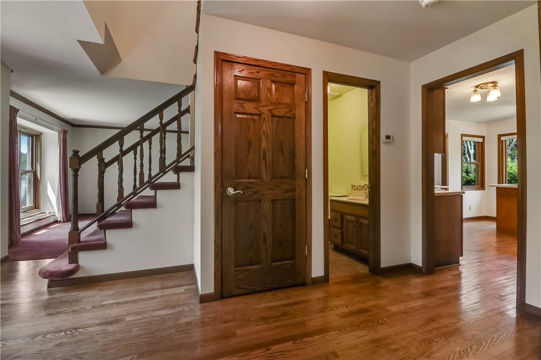 Altoona, Wisconsin, 54720, United States, 4 Bedrooms Bedrooms, ,3 BathroomsBathrooms,Residential,For Sale,1891343