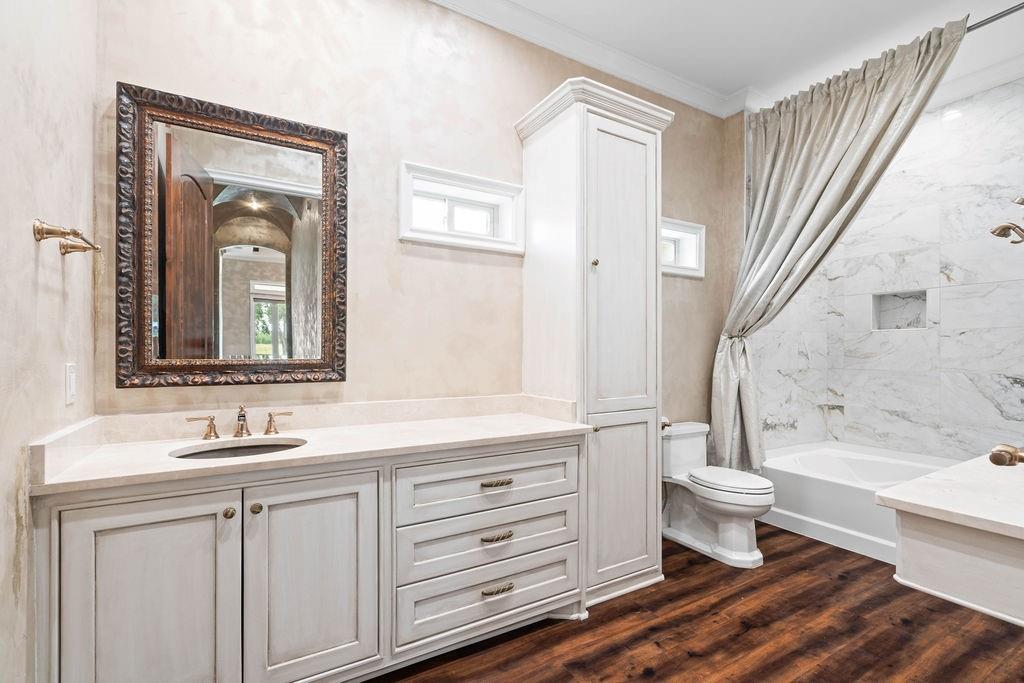 Beeville, Texas, 78102, United States, 4 Bedrooms Bedrooms, ,3 BathroomsBathrooms,Residential,For Sale,1857883