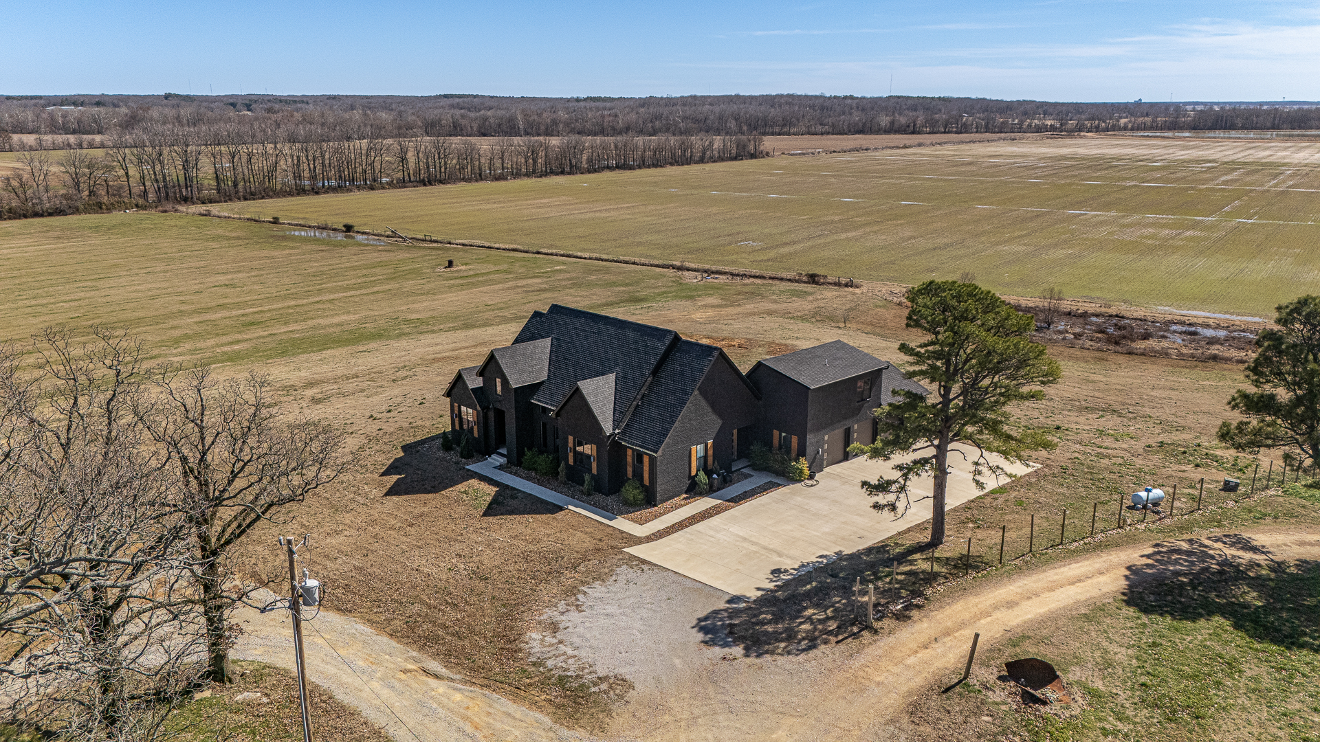 Jonesboro, Arkansas, 72404, United States, 4 Bedrooms Bedrooms, ,4 BathroomsBathrooms,Residential,For Sale,1744124