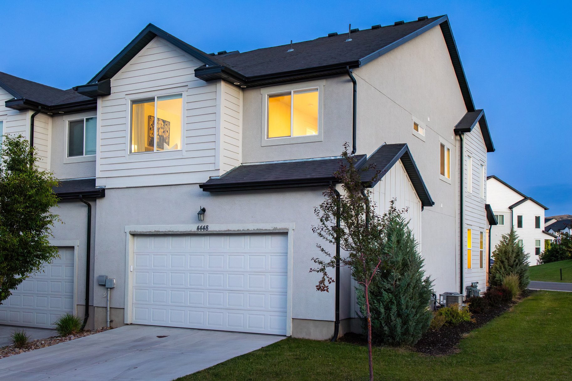  Stylish End-Unit Townhome - 物件實景