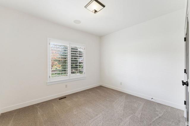 Kaysville, Utah, 84037, United States, 5 Bedrooms Bedrooms, ,4 BathroomsBathrooms,Residential,For Sale,1987115