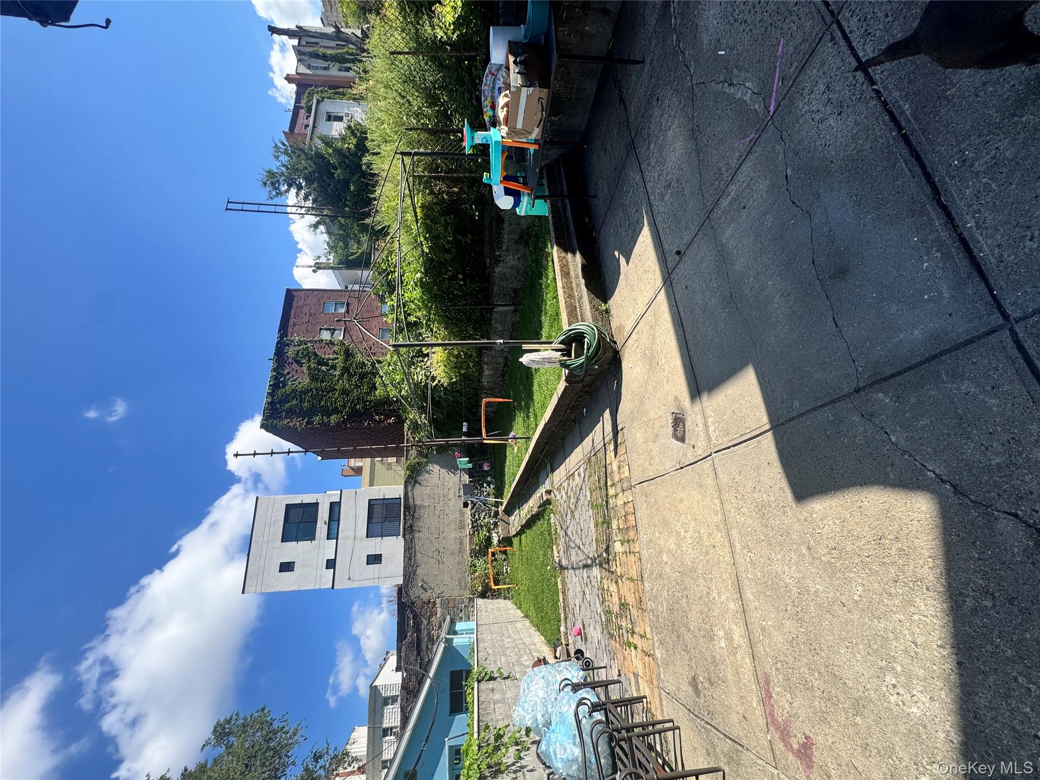 Bronx, New York, 10451, United States, 7 Bedrooms Bedrooms, ,3 BathroomsBathrooms,Residential,For Sale,1942162