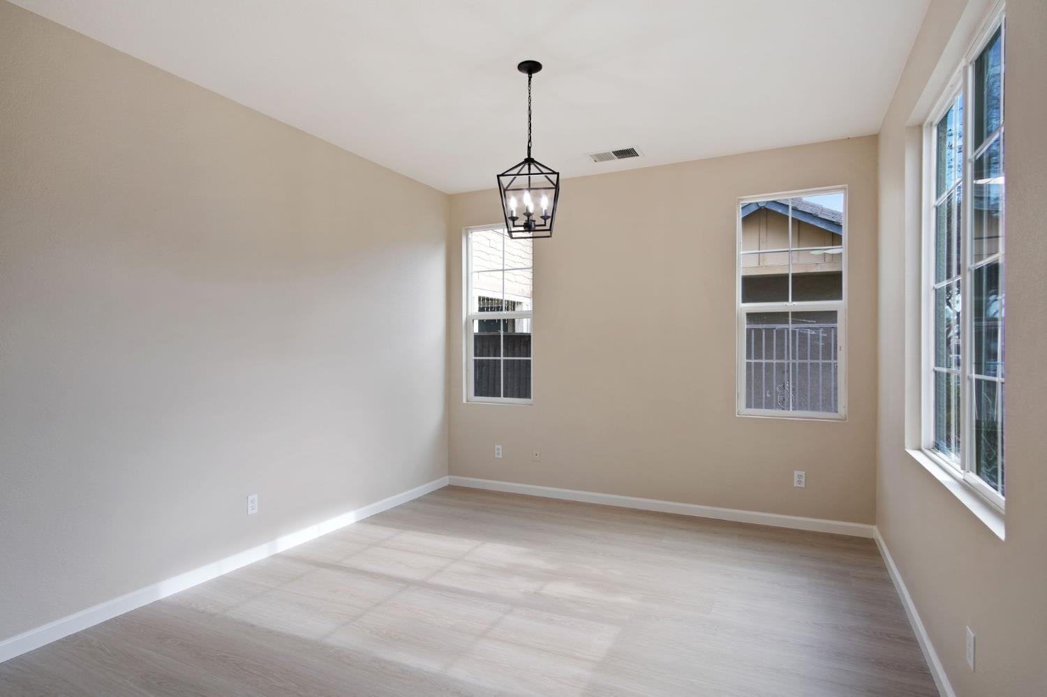 Tracy, California, 95377, United States, 4 Bedrooms Bedrooms, ,3 BathroomsBathrooms,Residential,For Sale,1996130