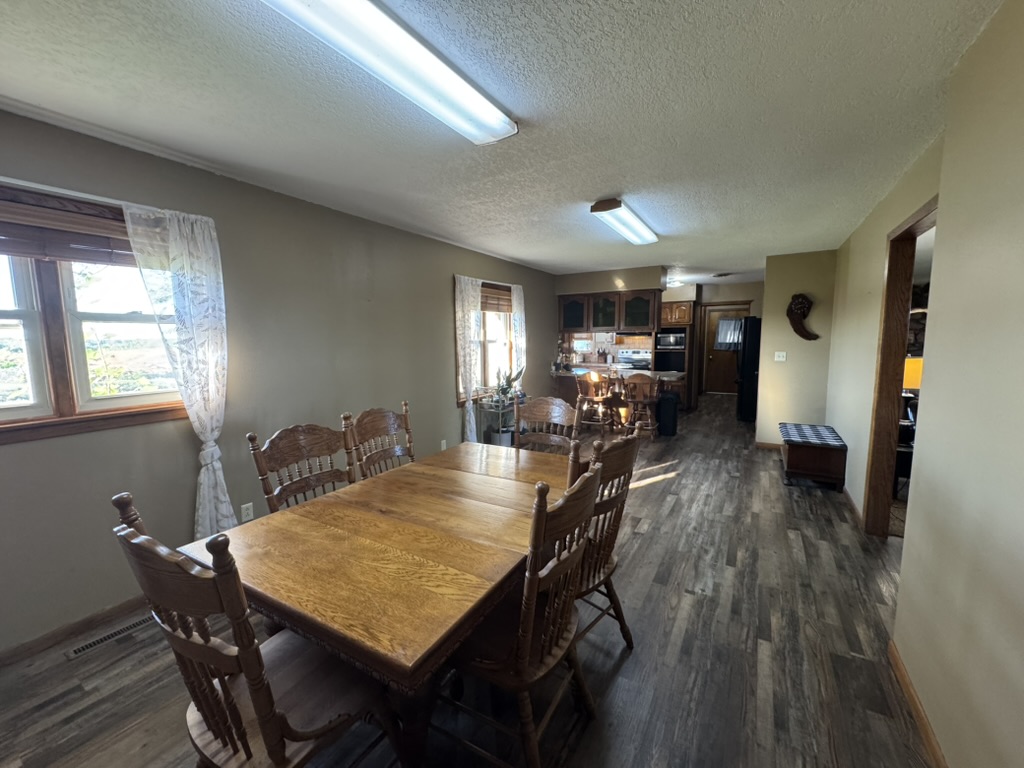 Pierce City, Missouri, 65723, United States, 2 Bedrooms Bedrooms, ,2 BathroomsBathrooms,Residential,For Sale,1987385