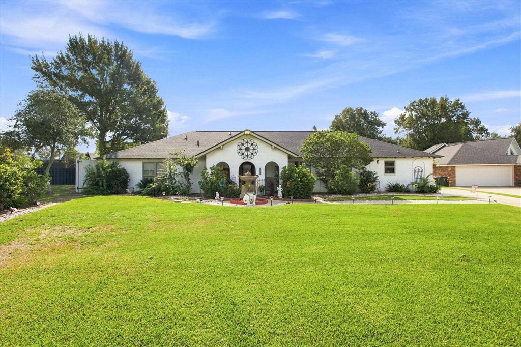 Chateau Cir, Lake Charles, LA 70605